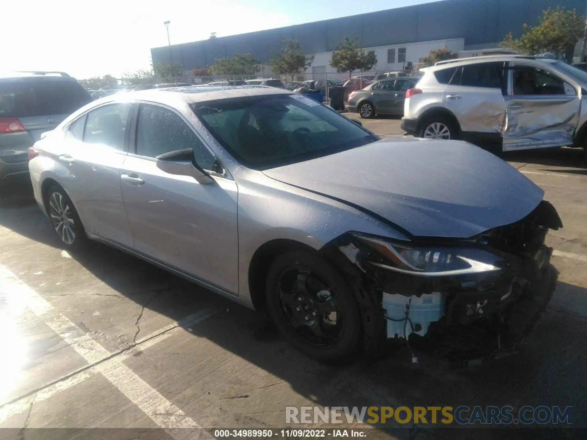 1 Photograph of a damaged car 58AB21B12KU002721 LEXUS ES 2019