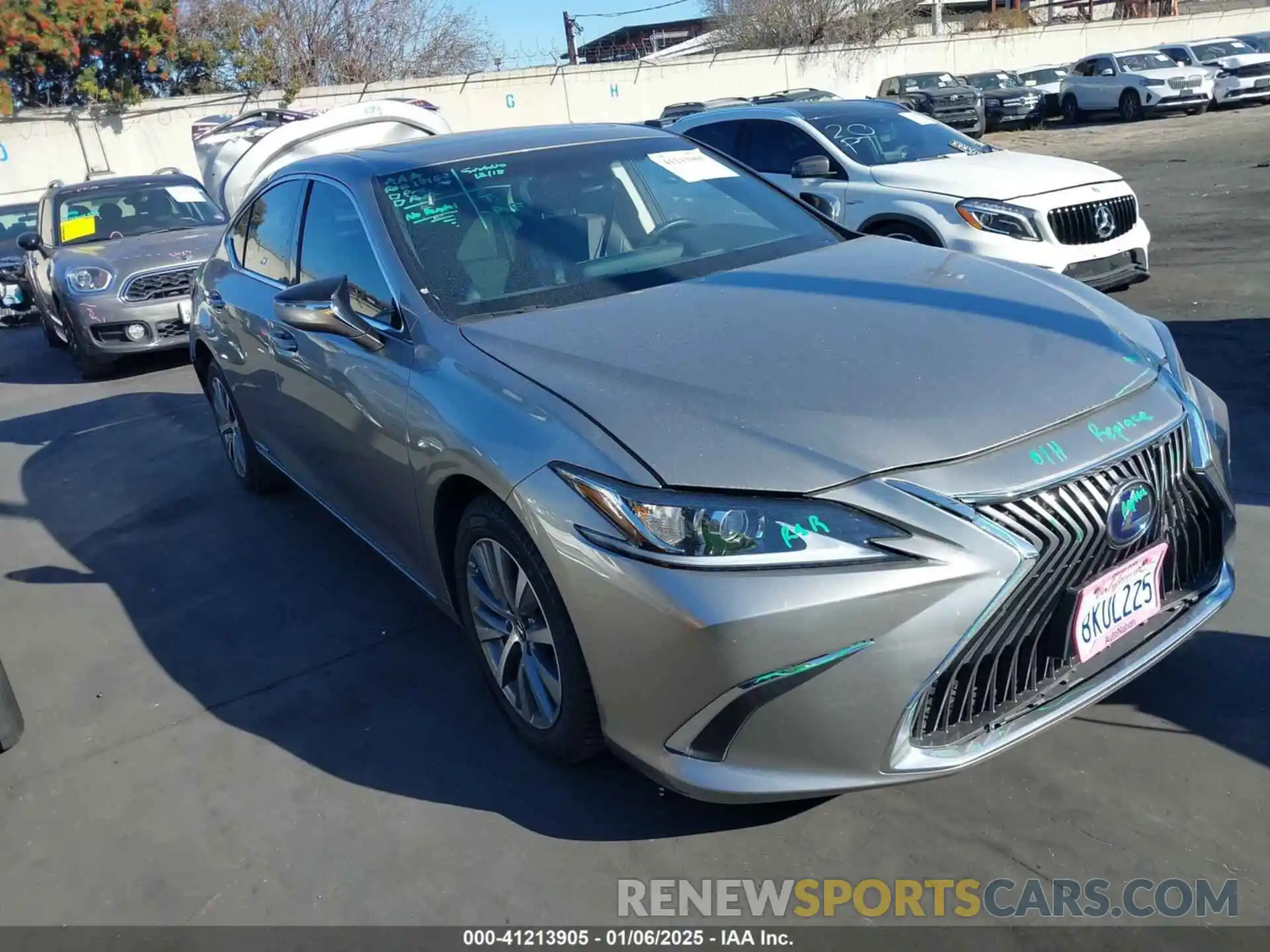 1 Photograph of a damaged car 58AB21B13KU001514 LEXUS ES 2019