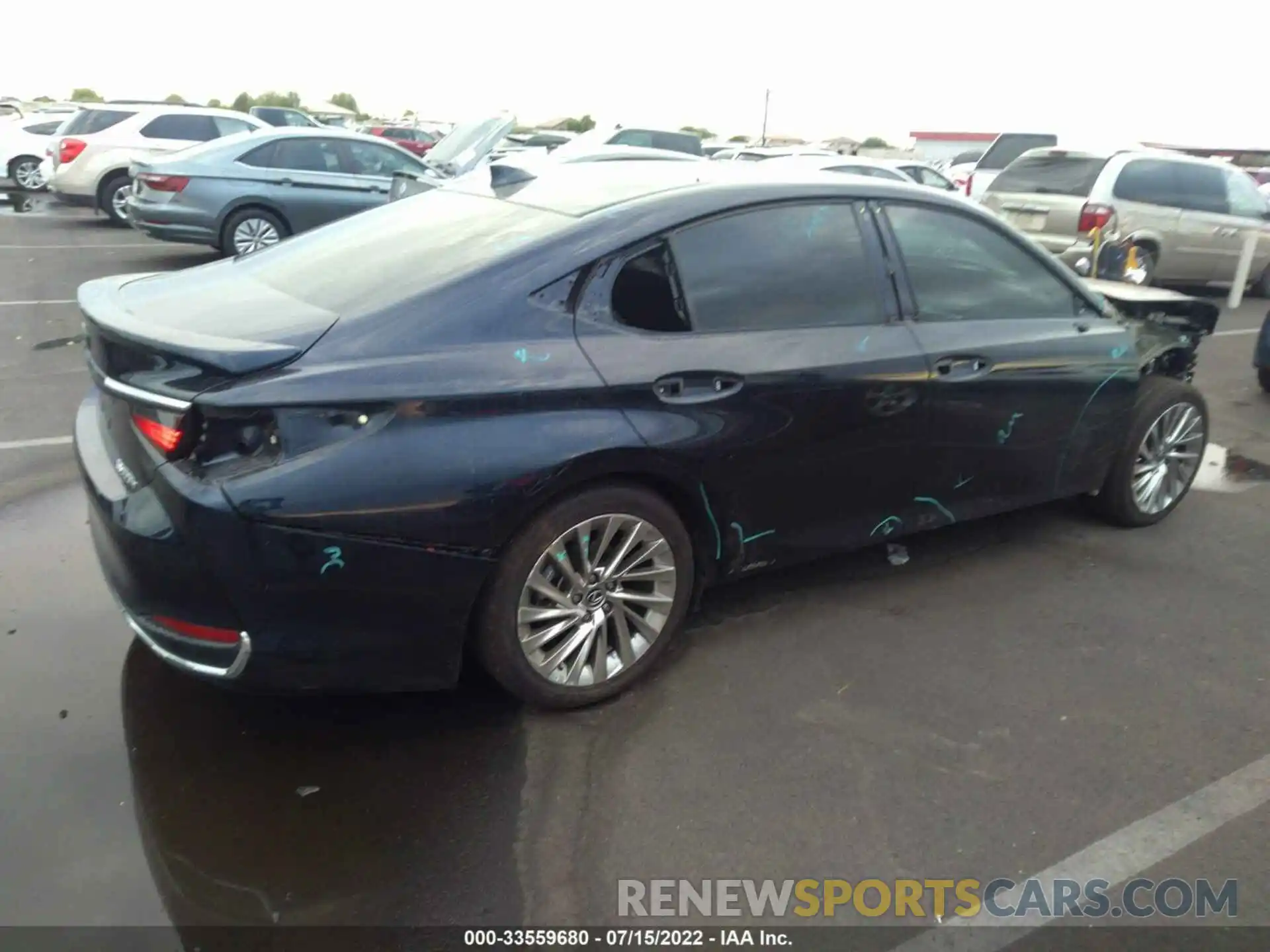 4 Photograph of a damaged car 58AB21B1XKU003678 LEXUS ES 2019