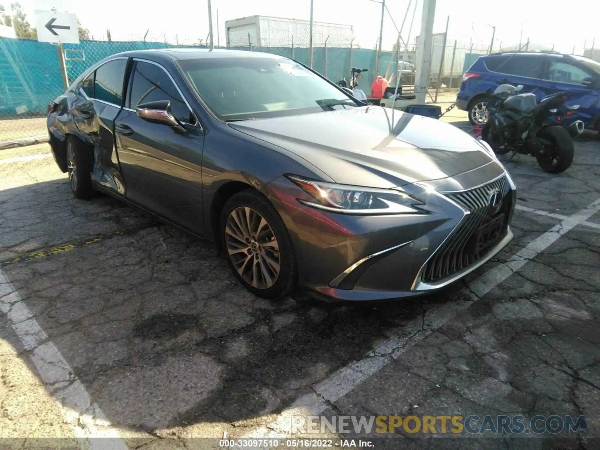 1 Photograph of a damaged car 58ABZ1B10KU009856 LEXUS ES 2019