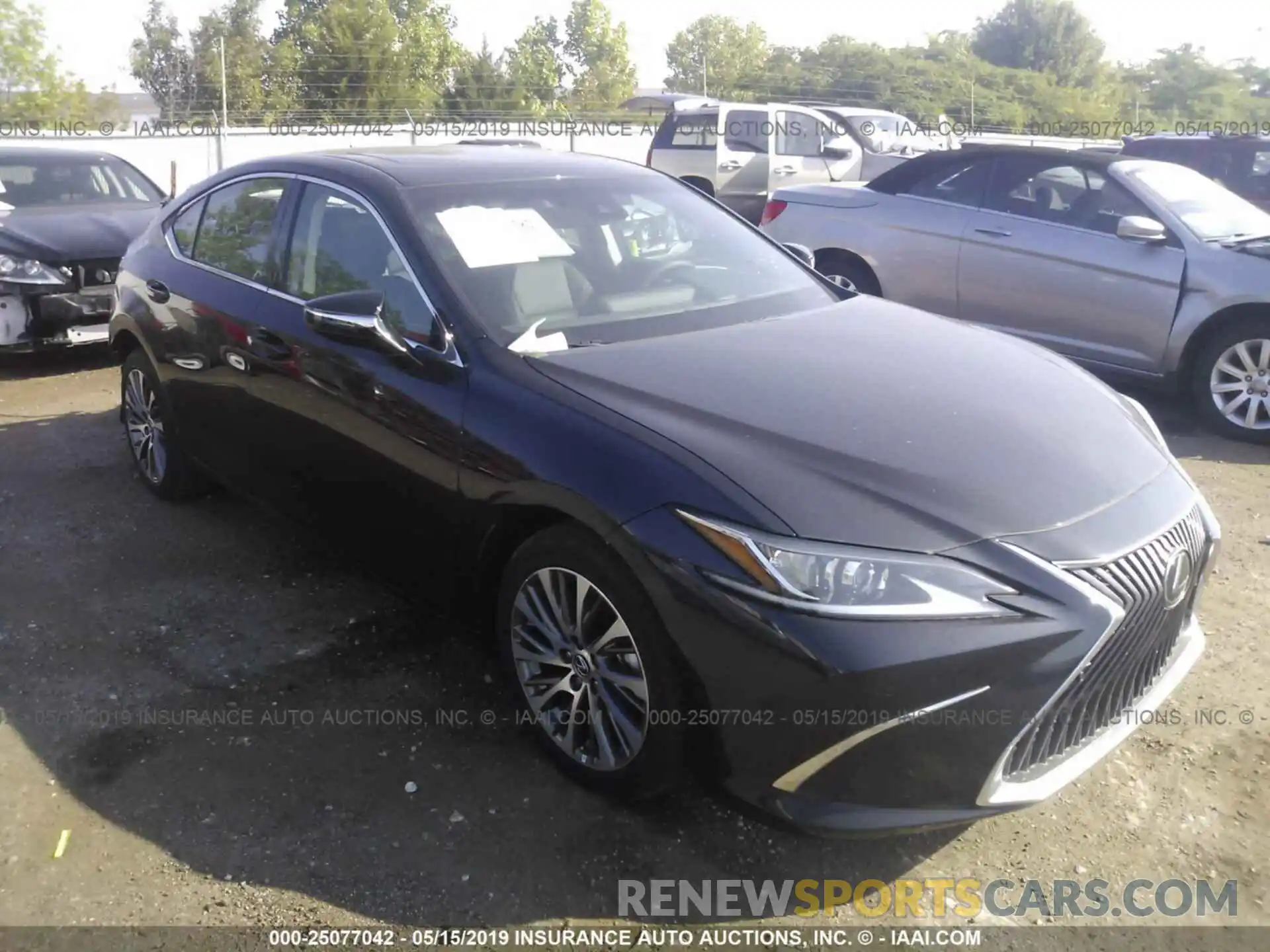 1 Photograph of a damaged car 58ABZ1B10KU011672 LEXUS ES 2019