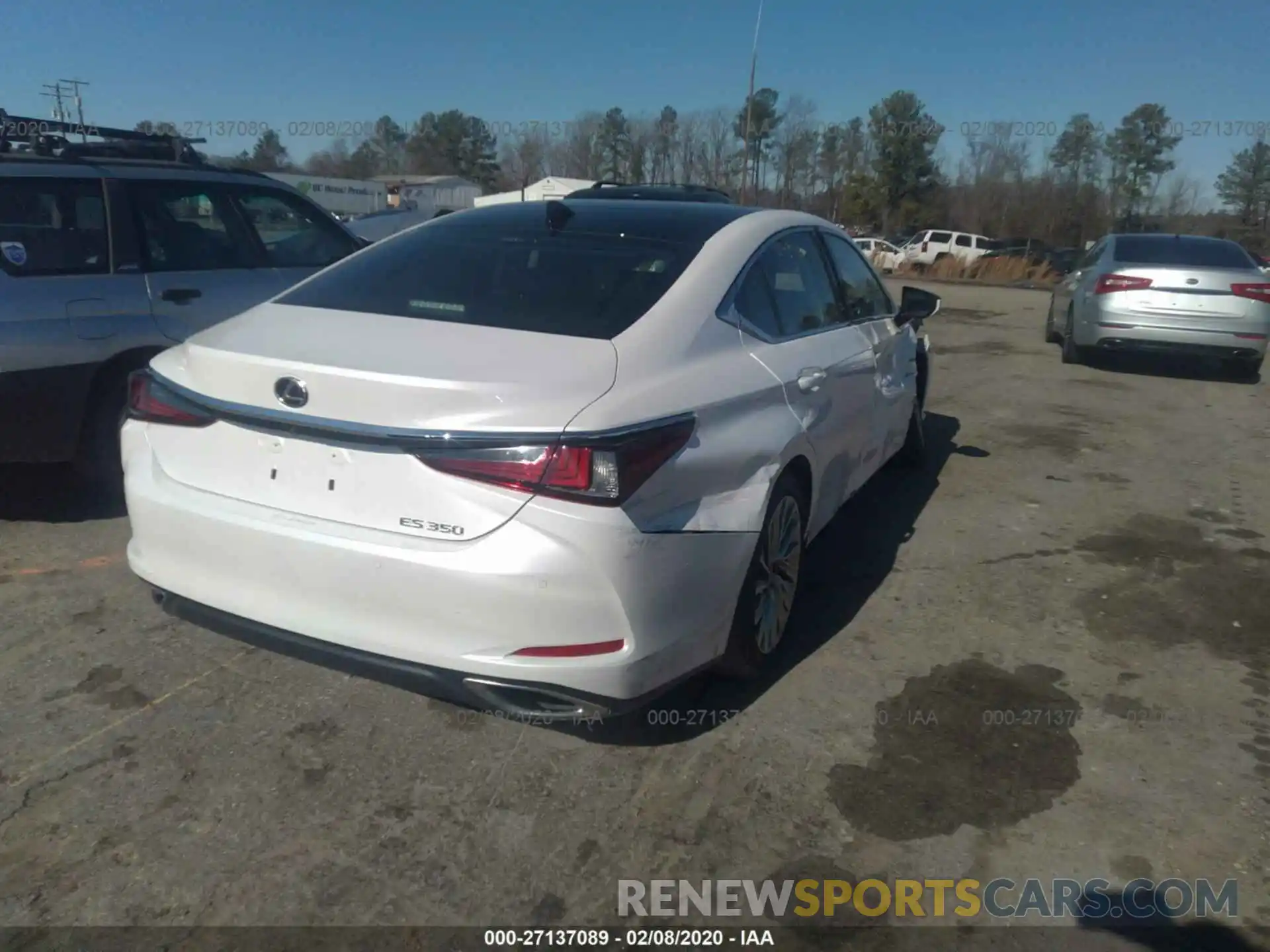 4 Photograph of a damaged car 58ABZ1B10KU012157 LEXUS ES 2019