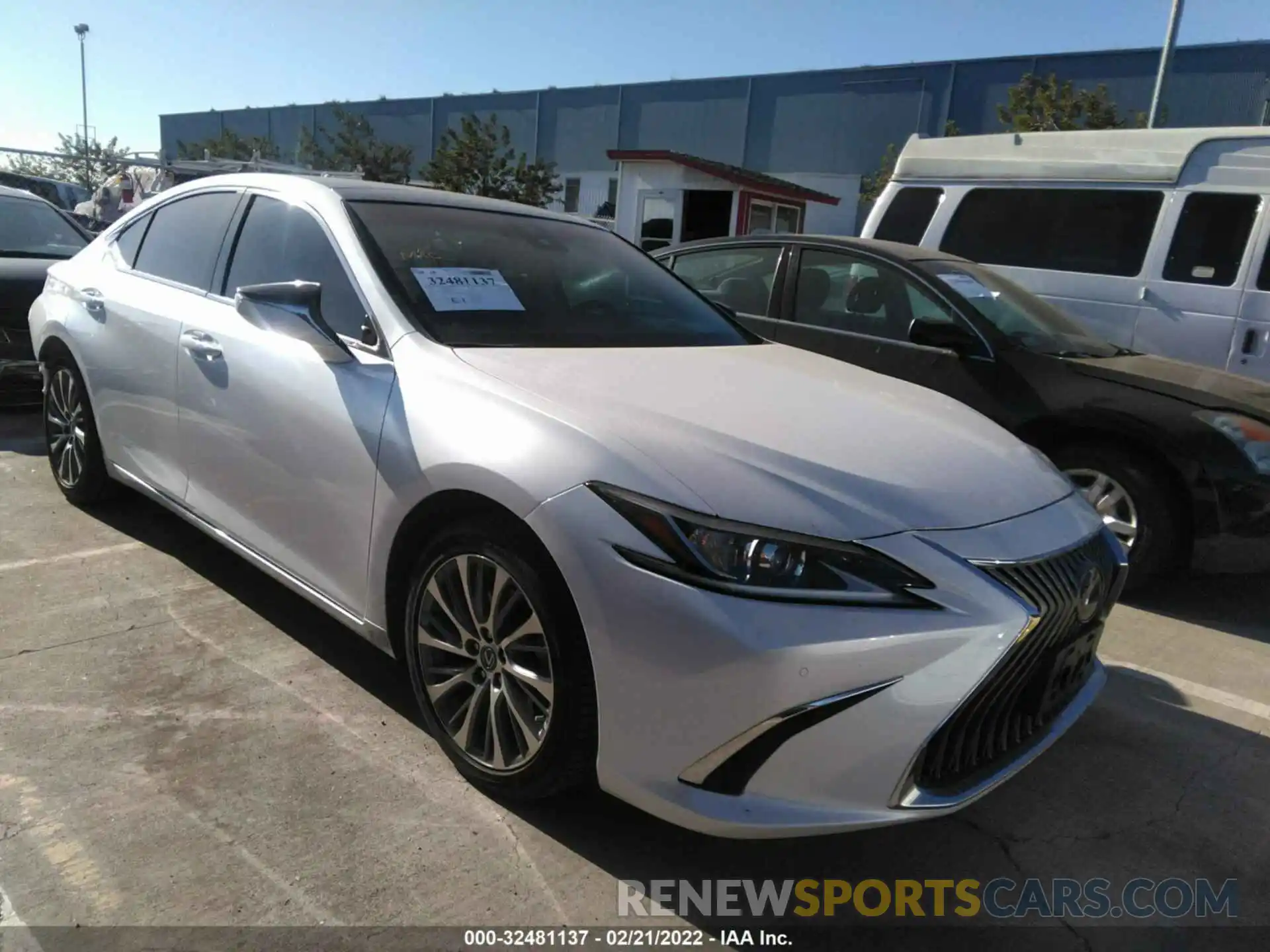 1 Photograph of a damaged car 58ABZ1B10KU027807 LEXUS ES 2019