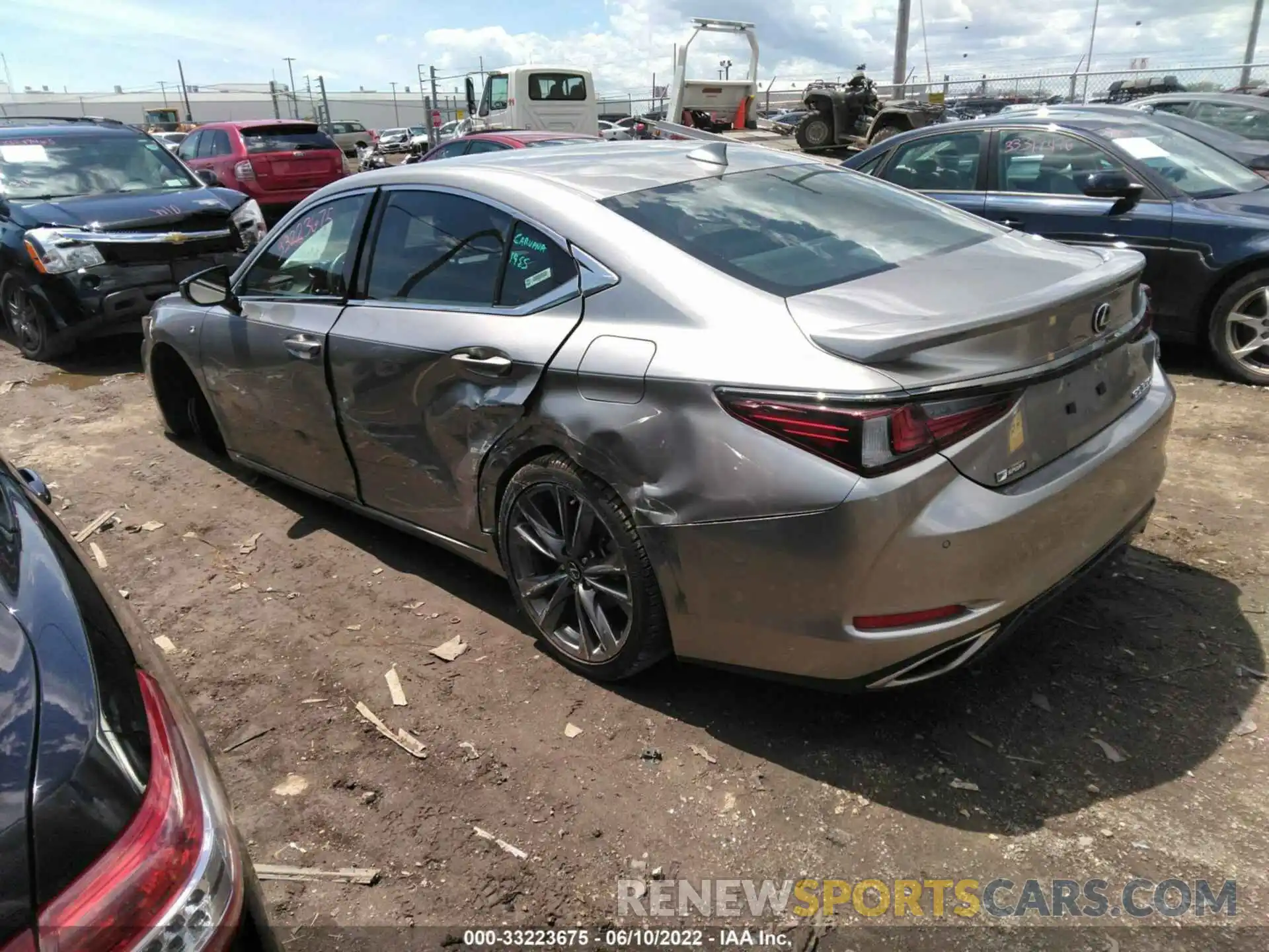 3 Photograph of a damaged car 58ABZ1B10KU033171 LEXUS ES 2019