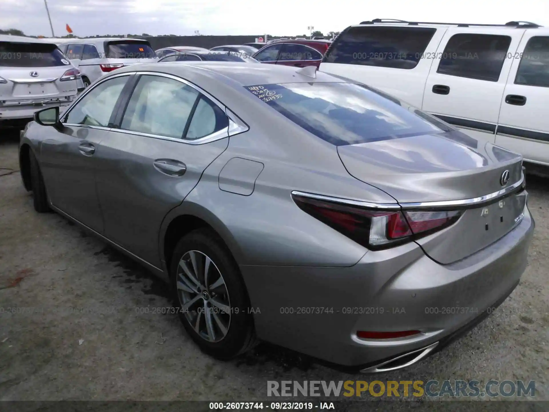 3 Photograph of a damaged car 58ABZ1B10KU035261 LEXUS ES 2019