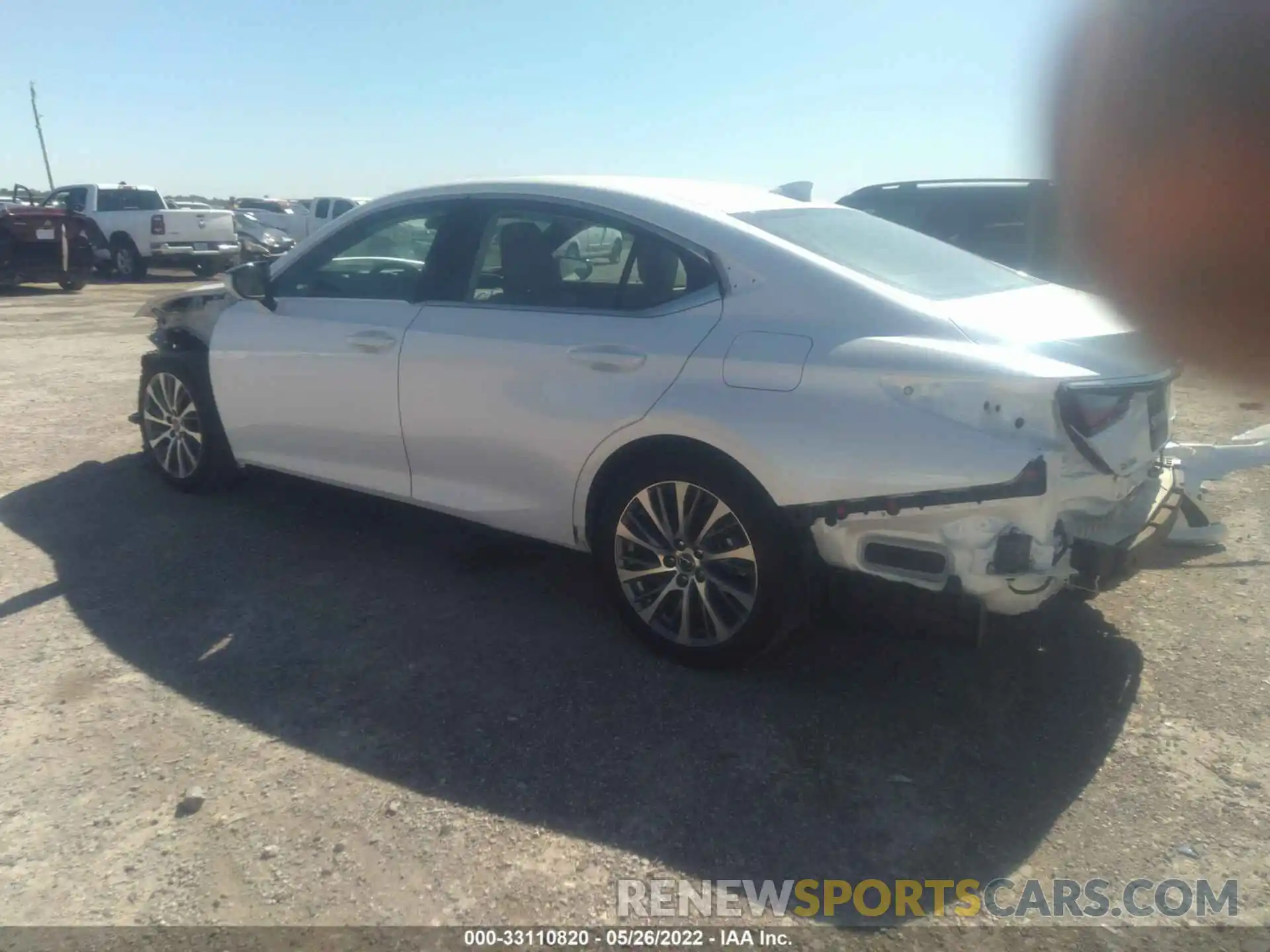 3 Photograph of a damaged car 58ABZ1B10KU035423 LEXUS ES 2019