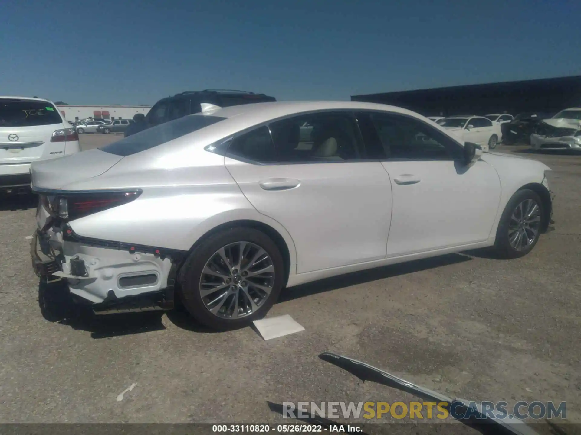 4 Photograph of a damaged car 58ABZ1B10KU035423 LEXUS ES 2019