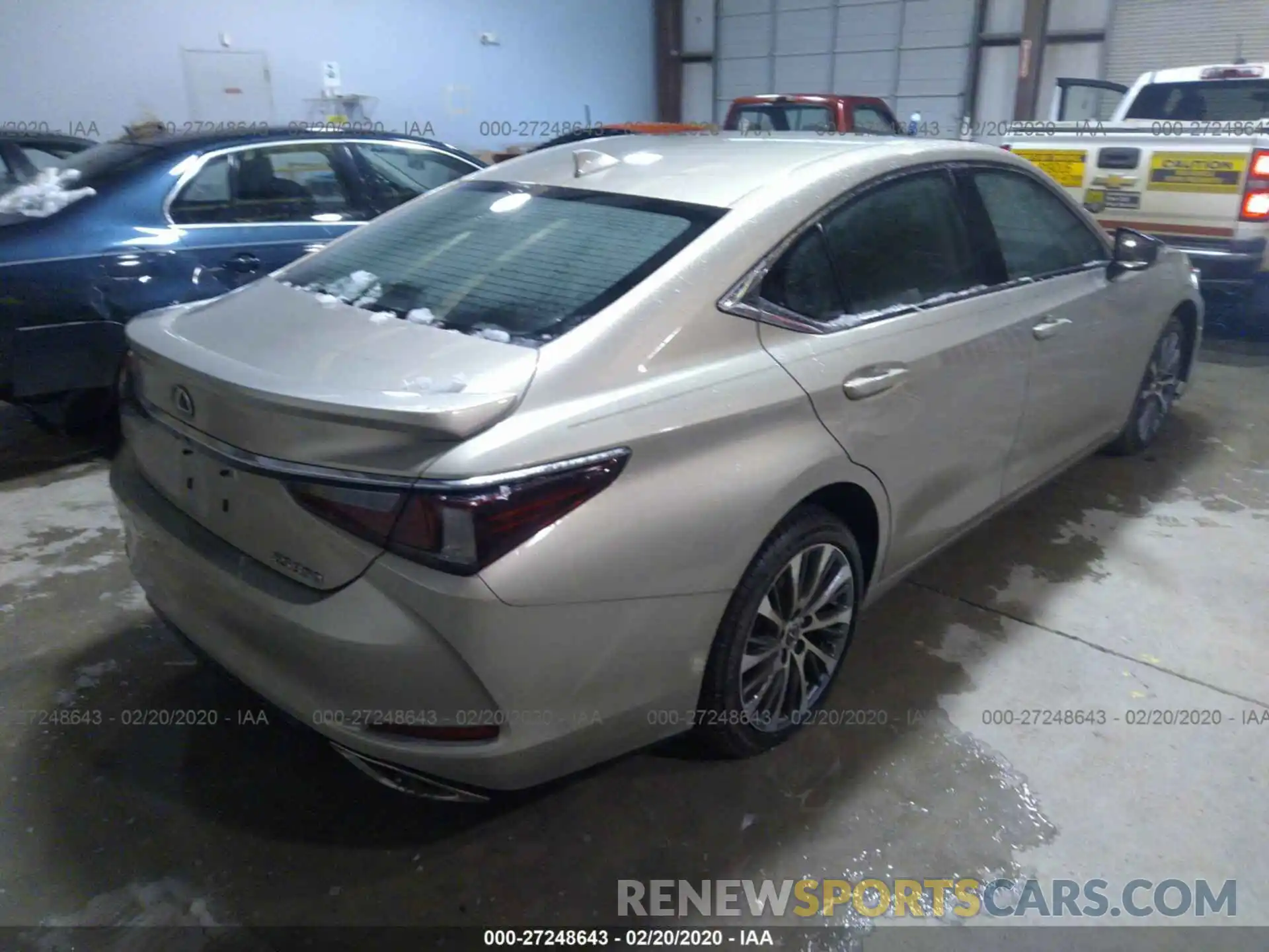 4 Photograph of a damaged car 58ABZ1B11KU003323 LEXUS ES 2019