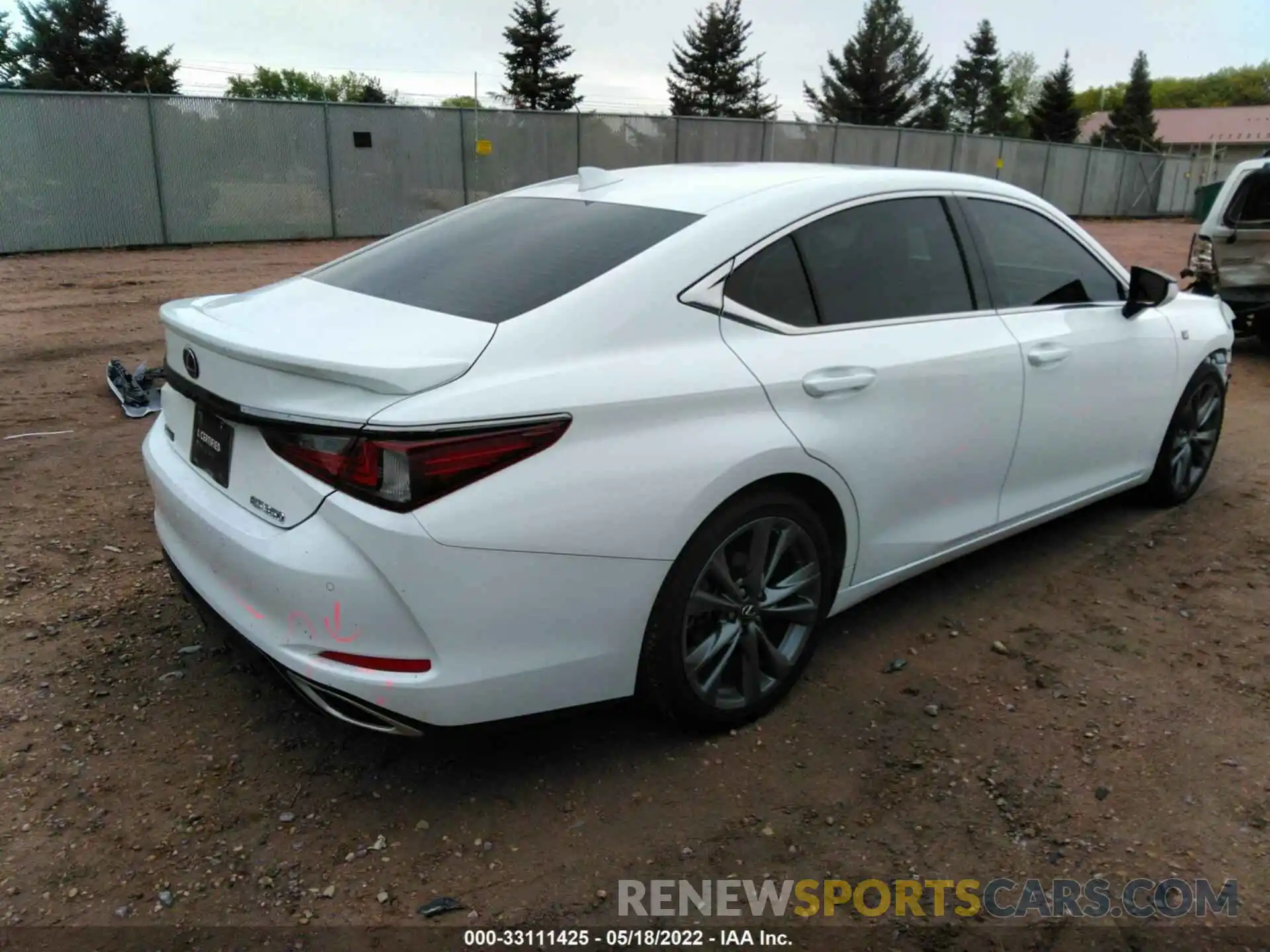 4 Photograph of a damaged car 58ABZ1B11KU011647 LEXUS ES 2019