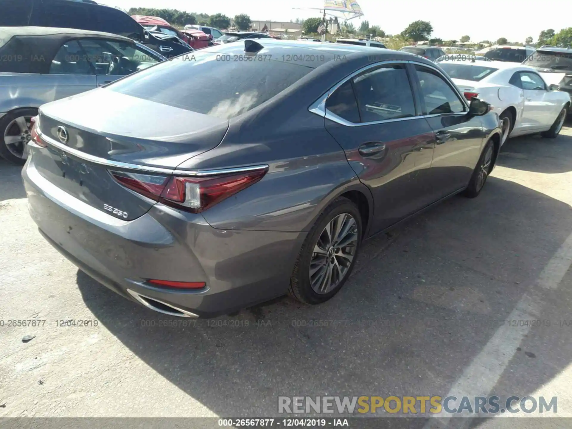 4 Photograph of a damaged car 58ABZ1B11KU032675 LEXUS ES 2019