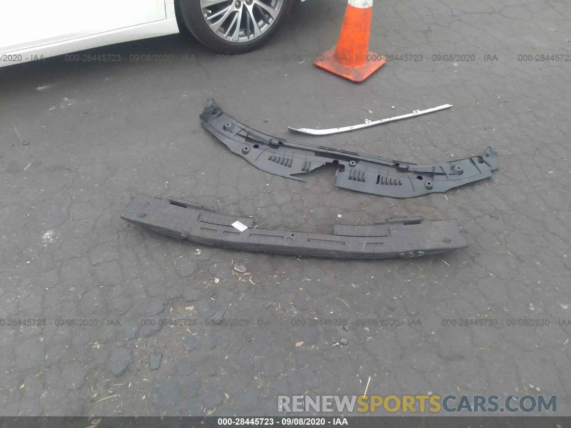 12 Photograph of a damaged car 58ABZ1B12KU019398 LEXUS ES 2019