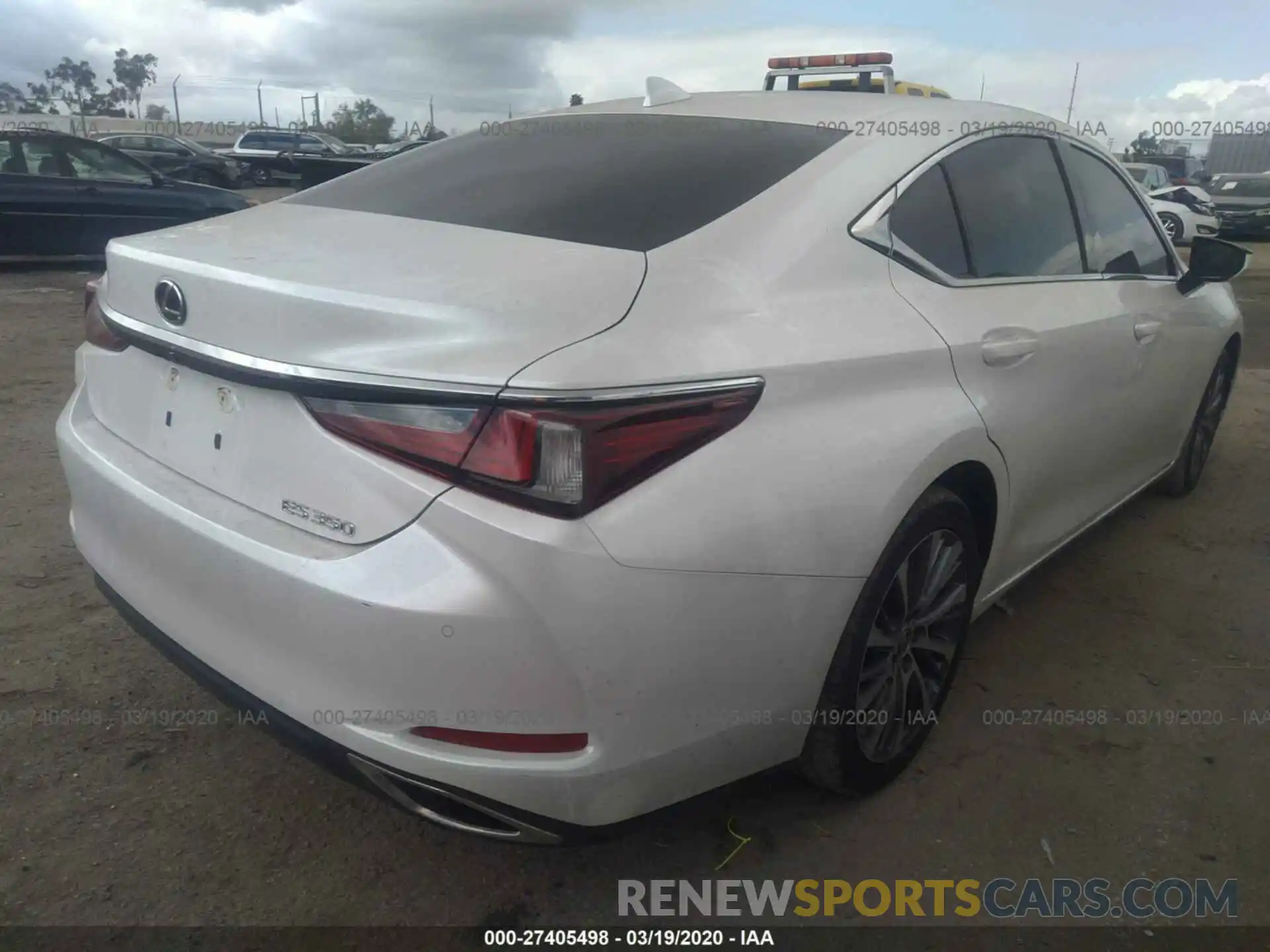 4 Photograph of a damaged car 58ABZ1B12KU022205 LEXUS ES 2019