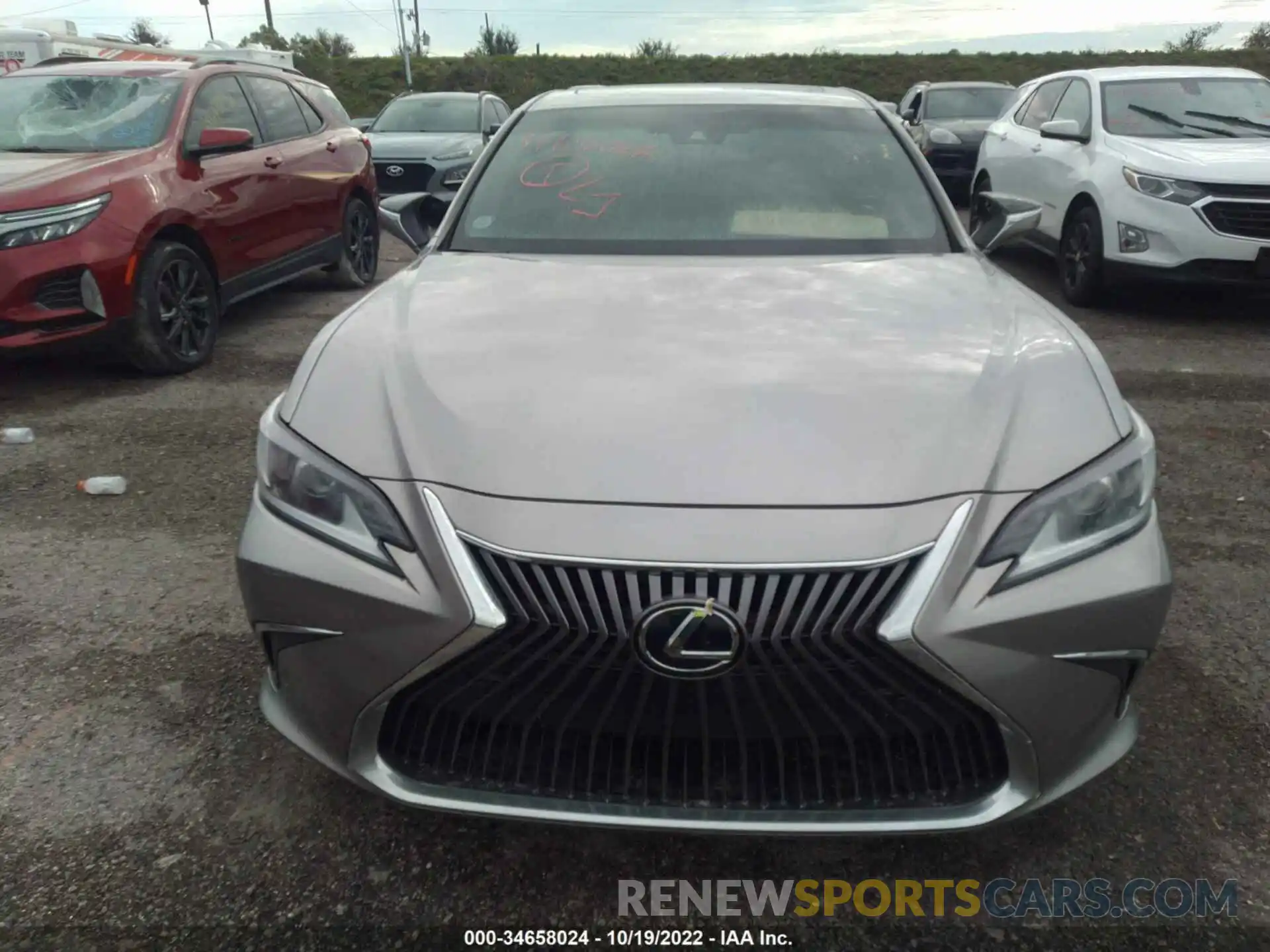 6 Photograph of a damaged car 58ABZ1B12KU024181 LEXUS ES 2019