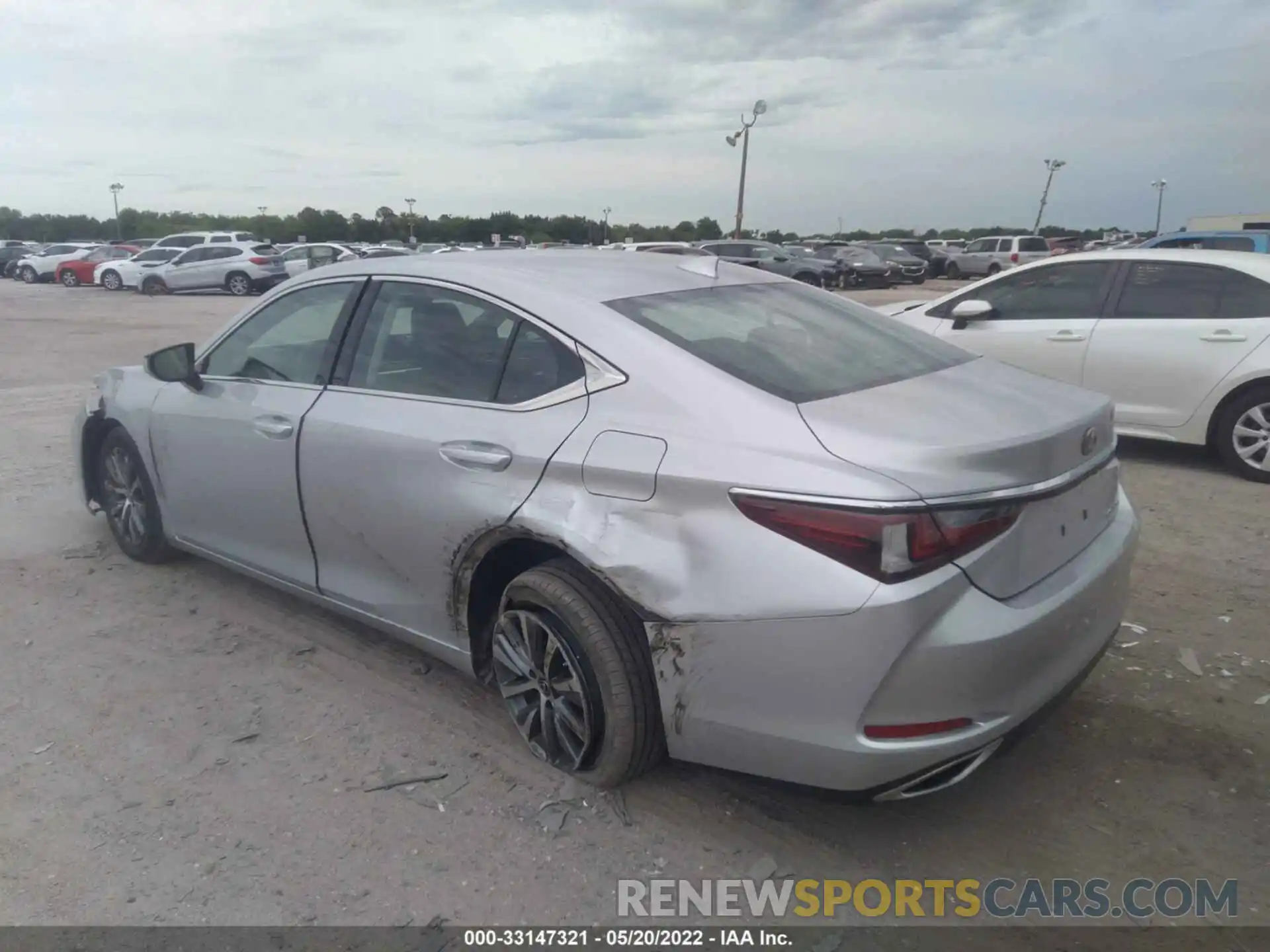 3 Photograph of a damaged car 58ABZ1B12KU025654 LEXUS ES 2019