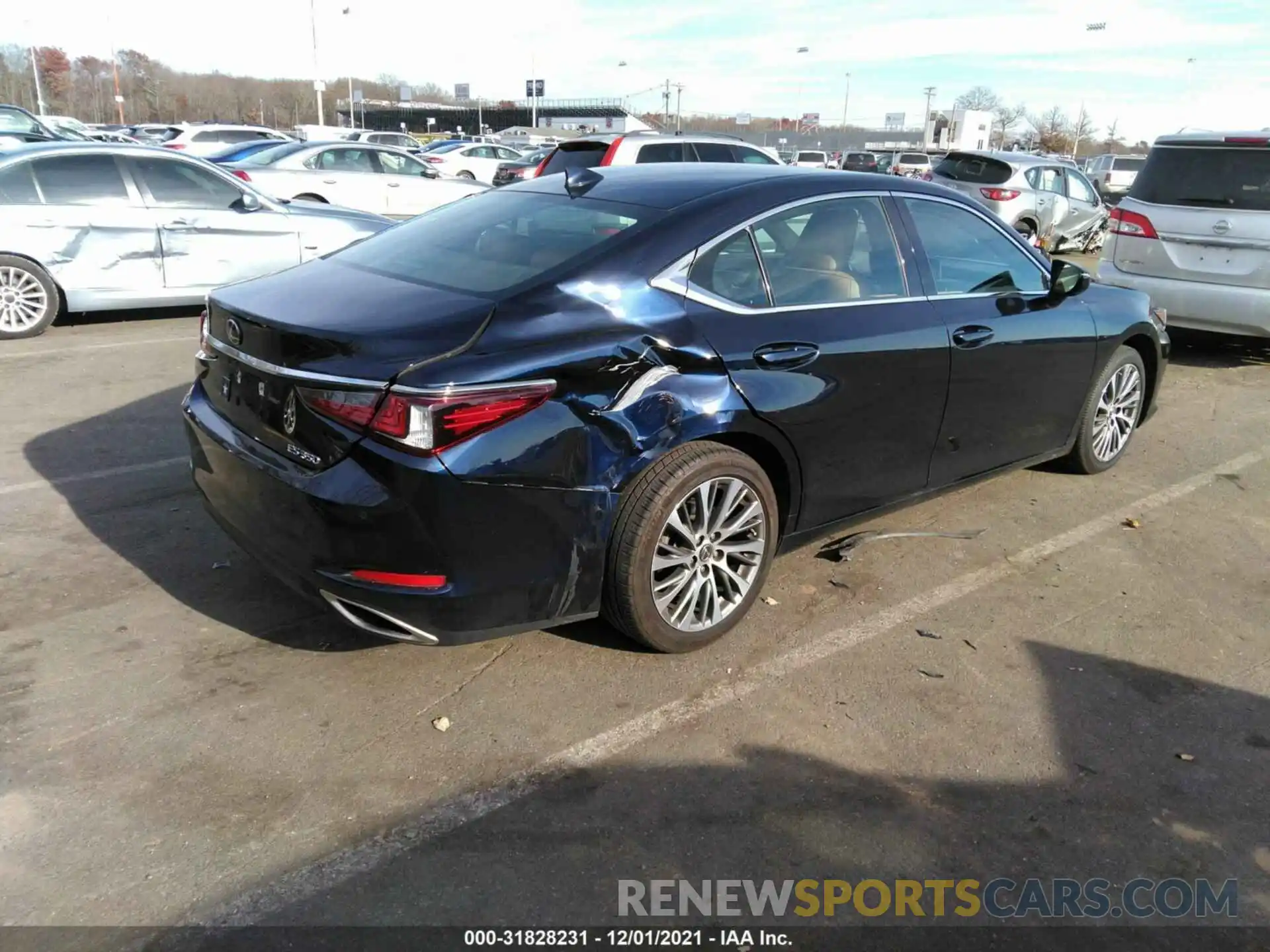 4 Photograph of a damaged car 58ABZ1B12KU031163 LEXUS ES 2019