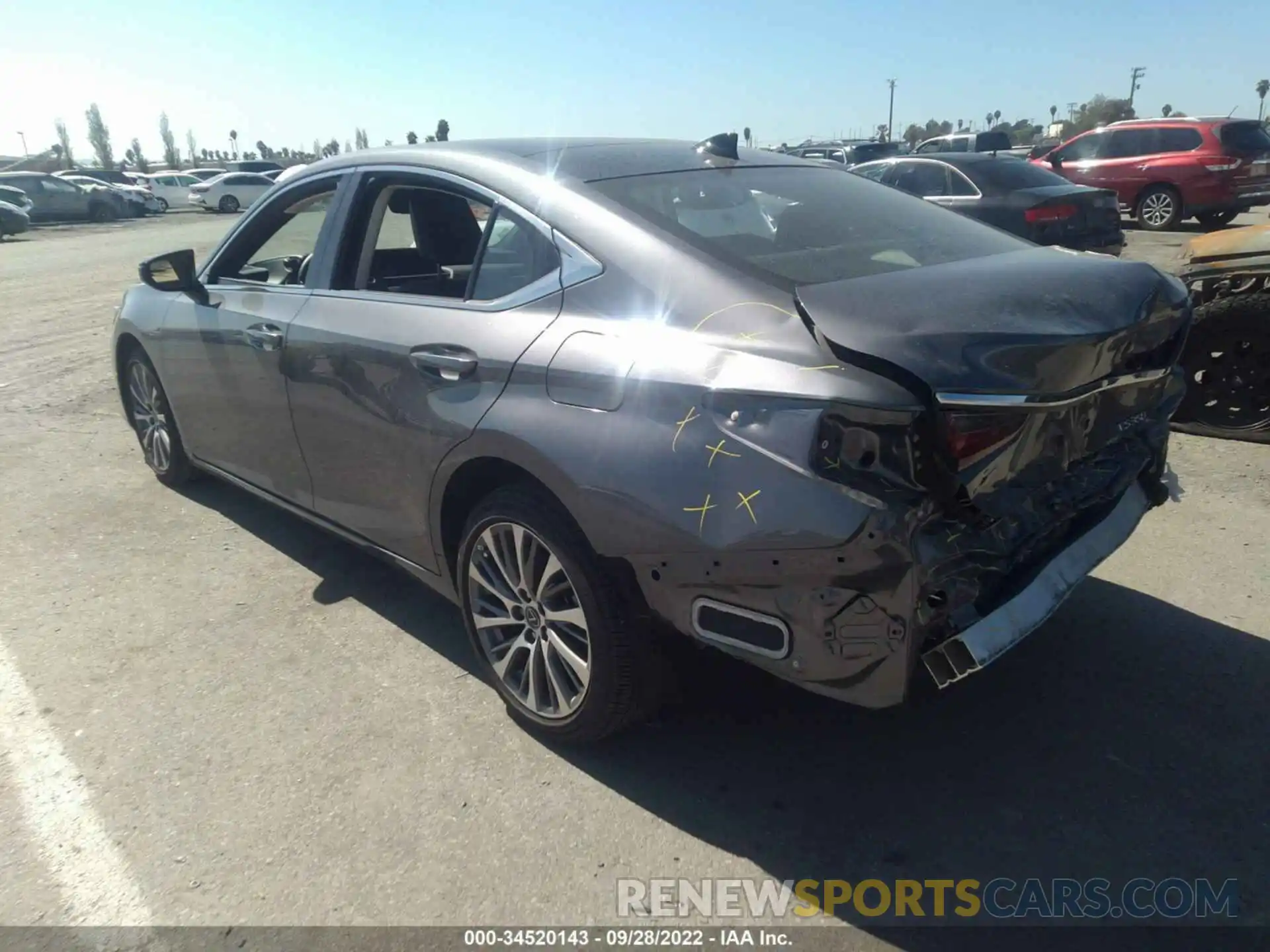 3 Photograph of a damaged car 58ABZ1B12KU038758 LEXUS ES 2019