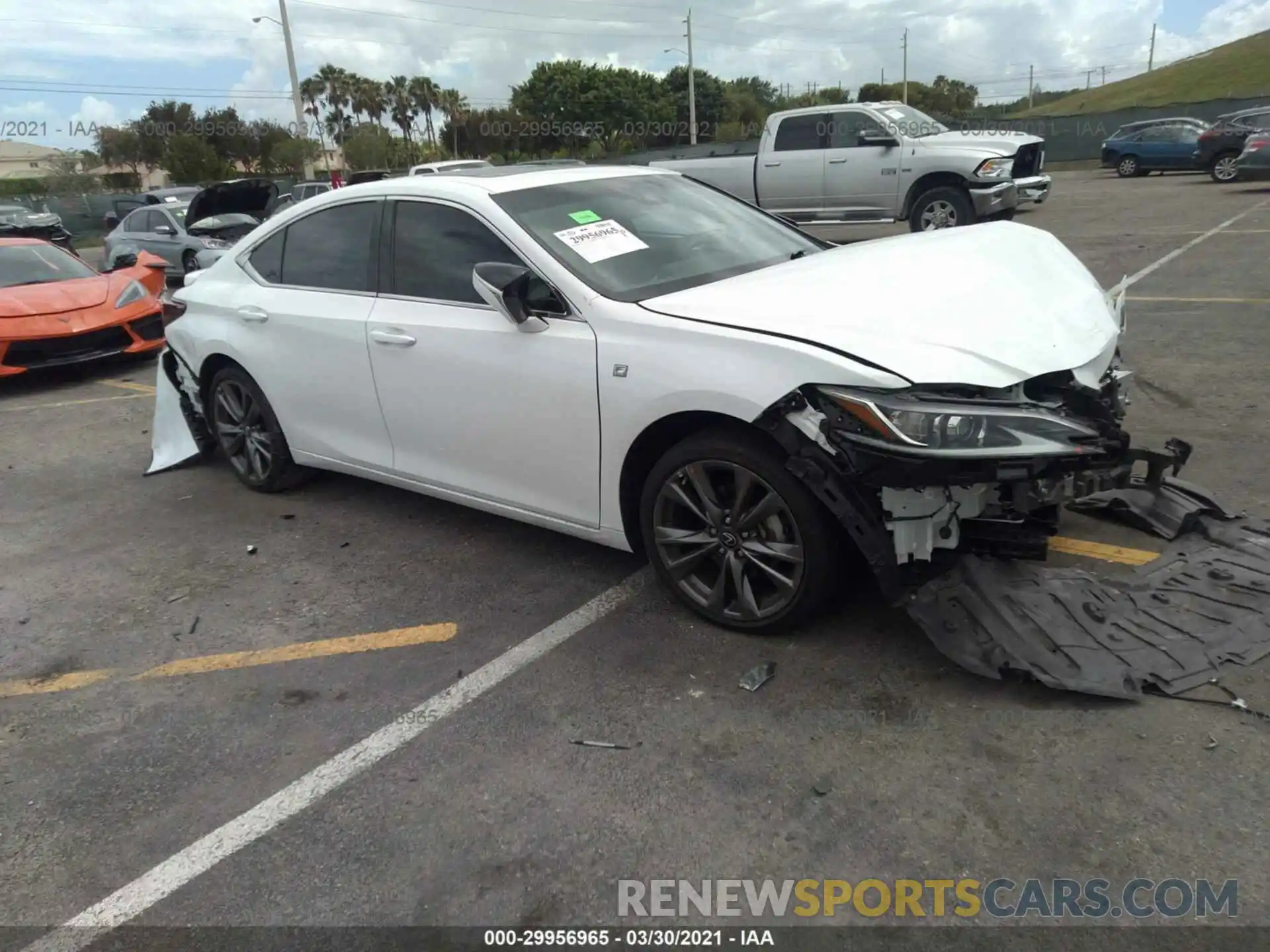 1 Photograph of a damaged car 58ABZ1B12KU038999 LEXUS ES 2019