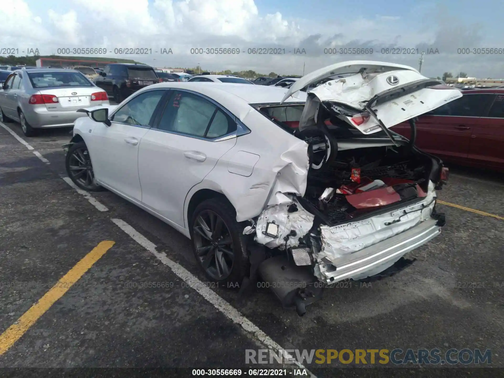 3 Photograph of a damaged car 58ABZ1B12KU041272 LEXUS ES 2019