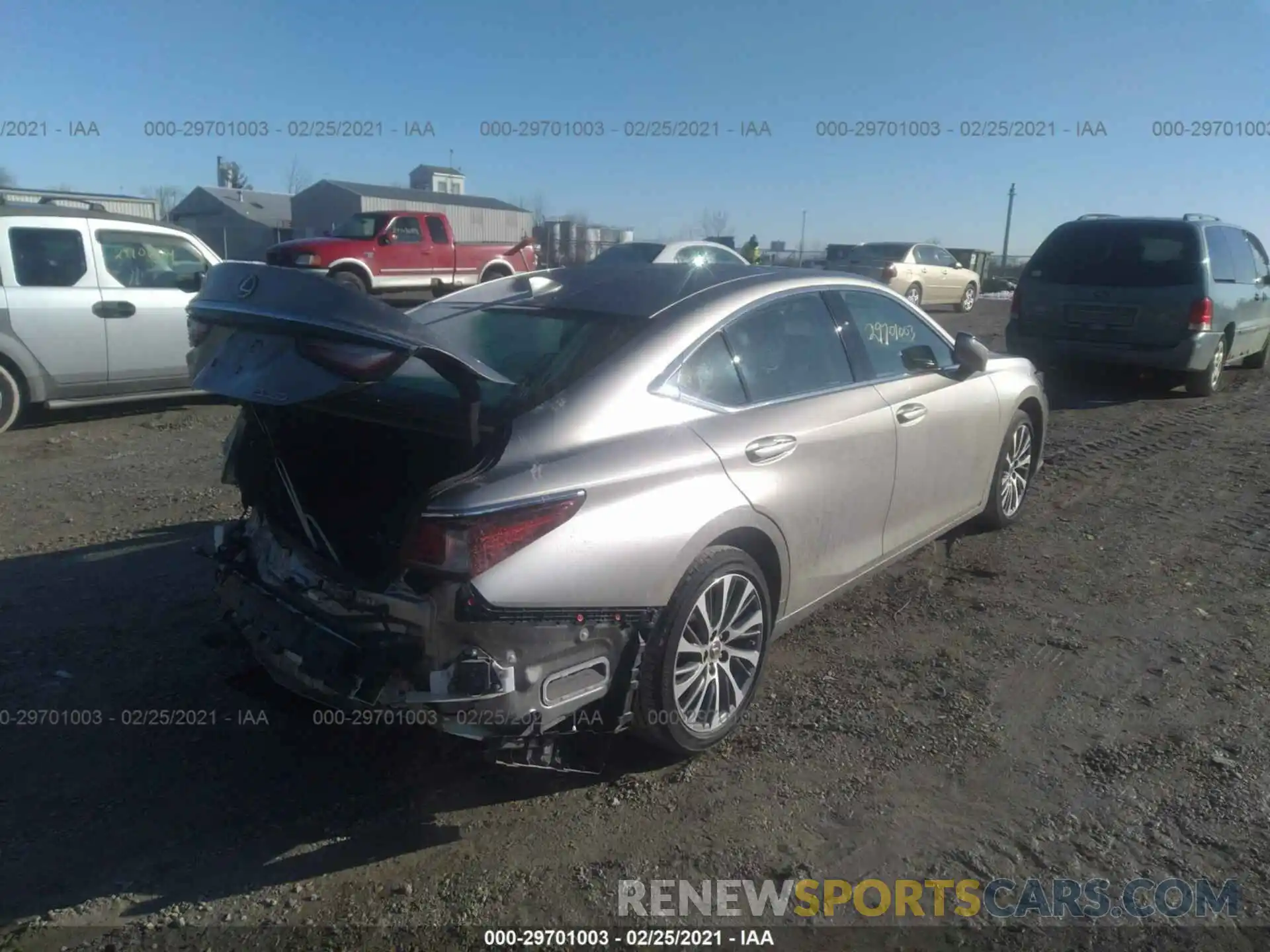 4 Photograph of a damaged car 58ABZ1B12KU045564 LEXUS ES 2019