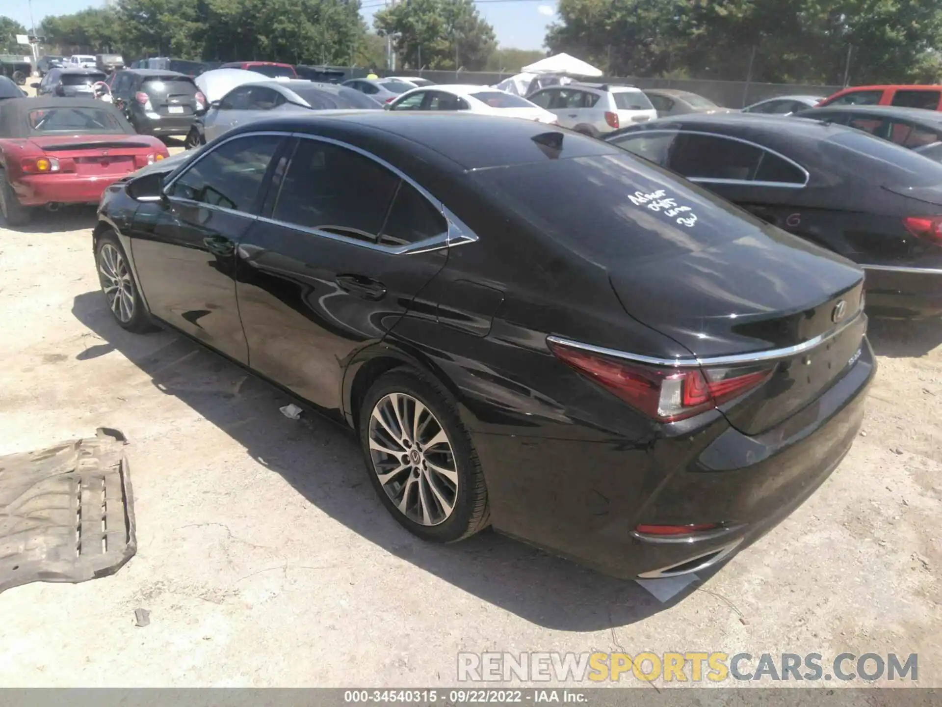 3 Photograph of a damaged car 58ABZ1B13KU005073 LEXUS ES 2019