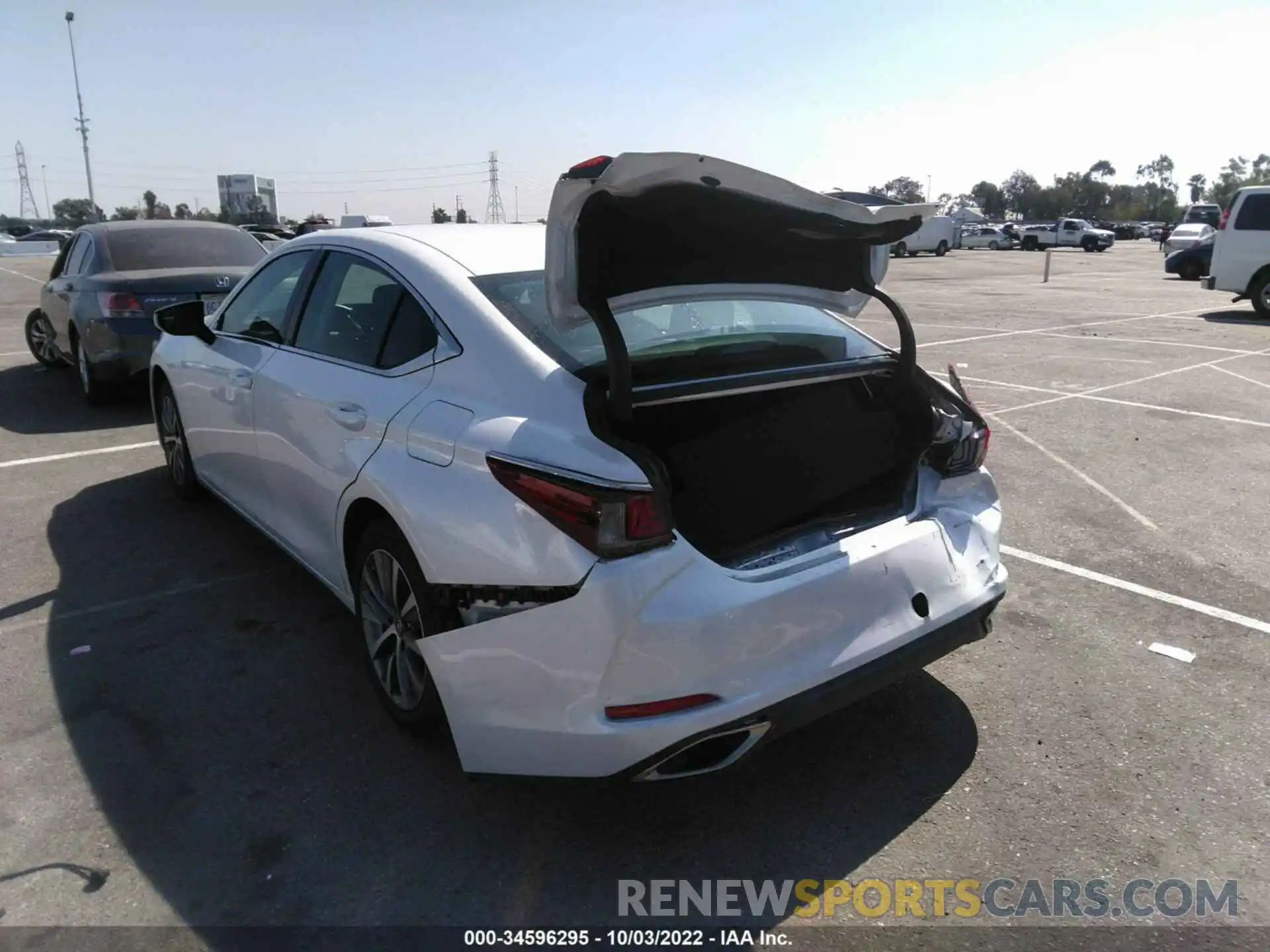 3 Photograph of a damaged car 58ABZ1B13KU008443 LEXUS ES 2019