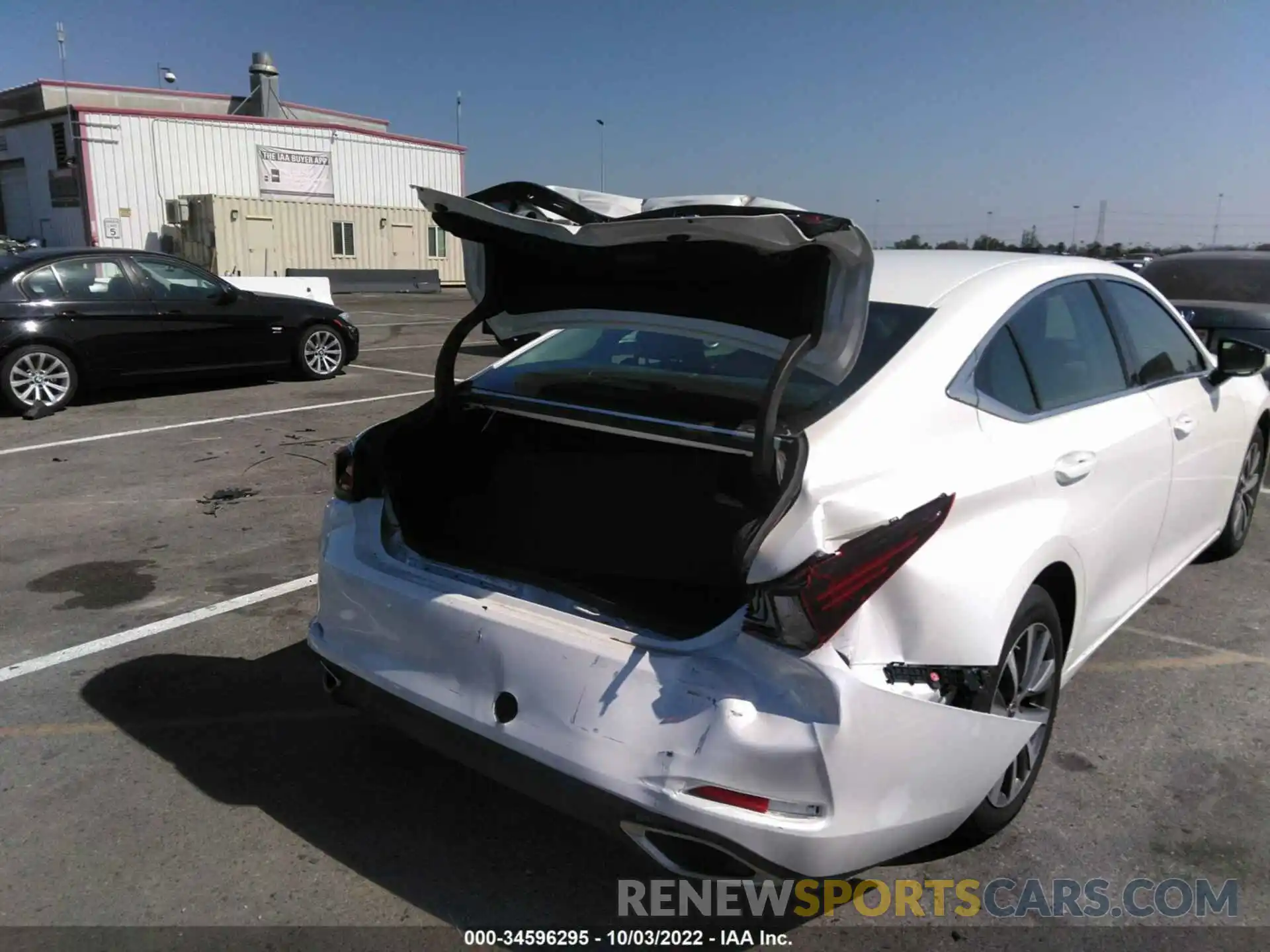 6 Photograph of a damaged car 58ABZ1B13KU008443 LEXUS ES 2019