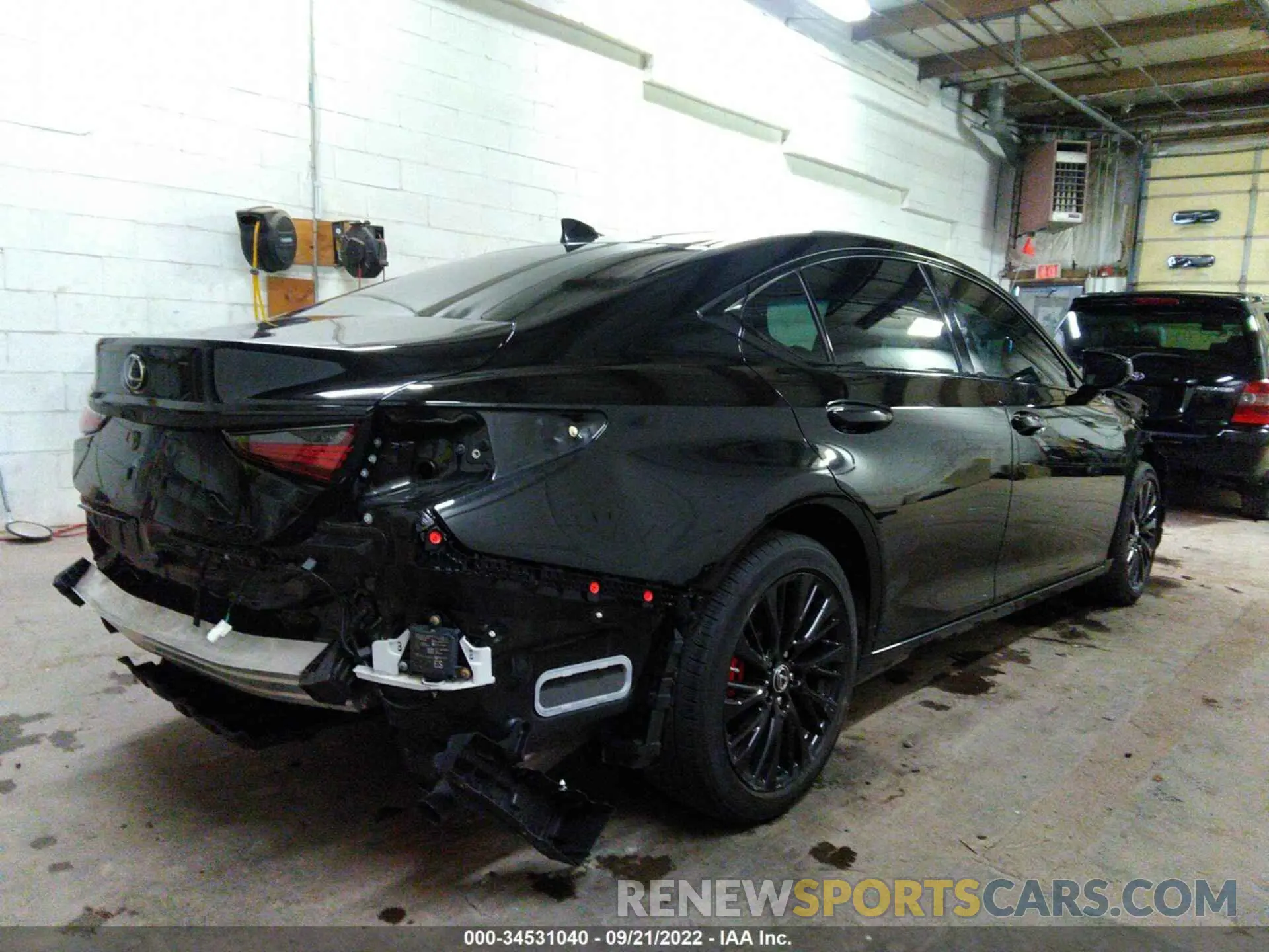 4 Photograph of a damaged car 58ABZ1B13KU014419 LEXUS ES 2019