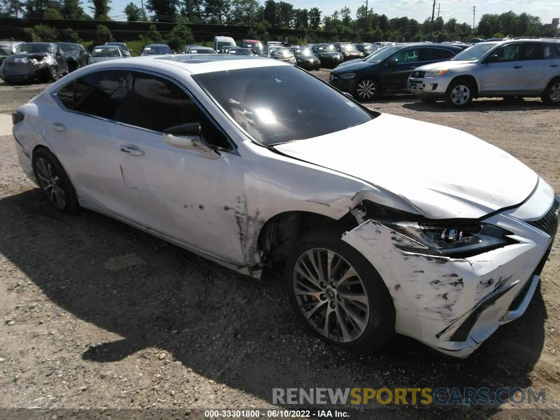 1 Photograph of a damaged car 58ABZ1B13KU016851 LEXUS ES 2019