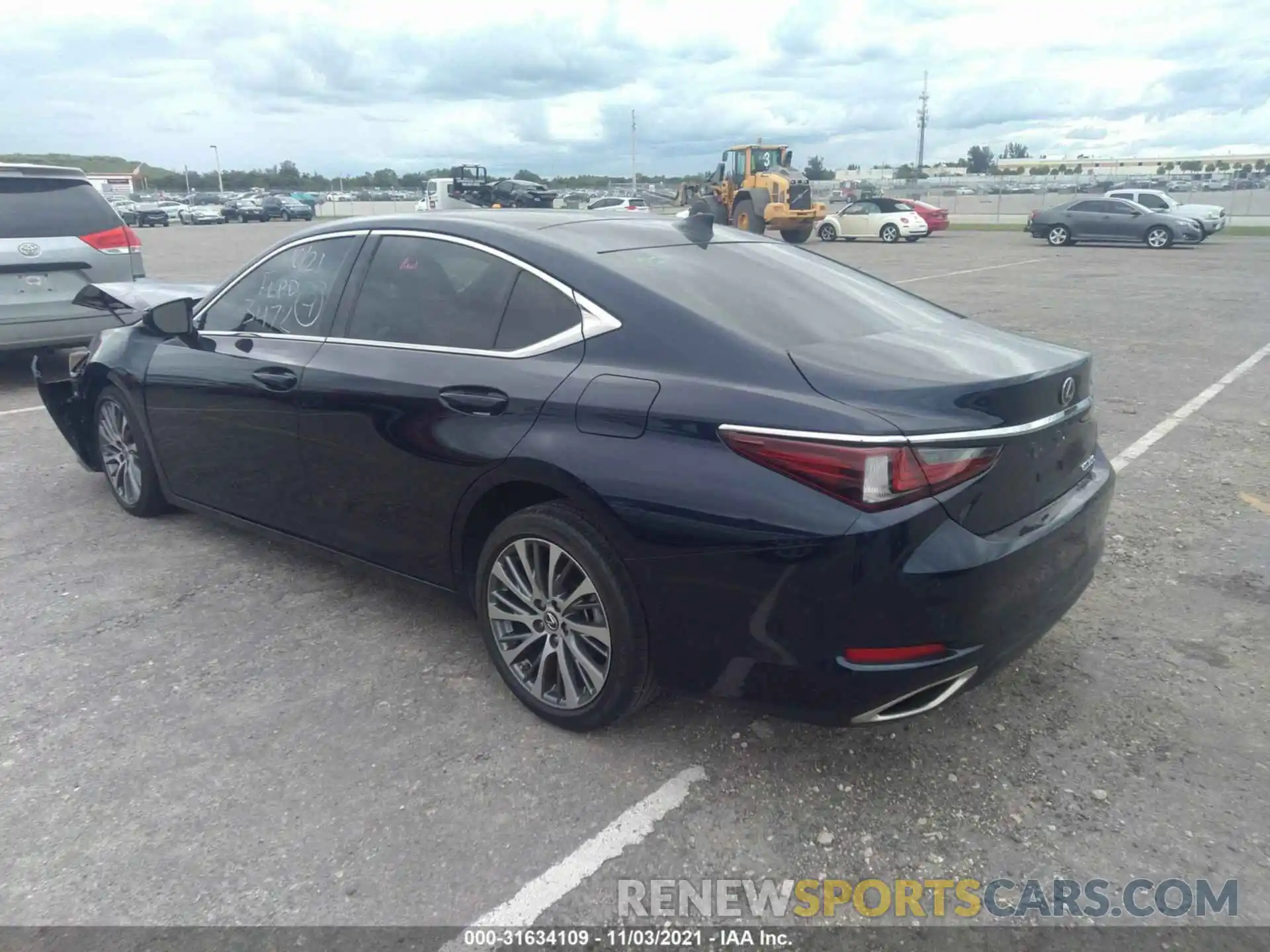 3 Photograph of a damaged car 58ABZ1B13KU033472 LEXUS ES 2019