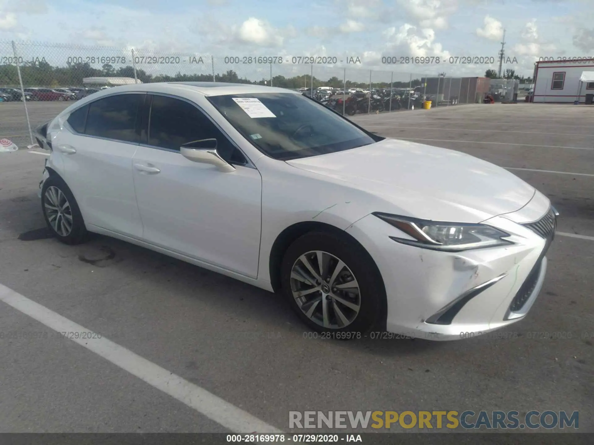 1 Photograph of a damaged car 58ABZ1B13KU039398 LEXUS ES 2019
