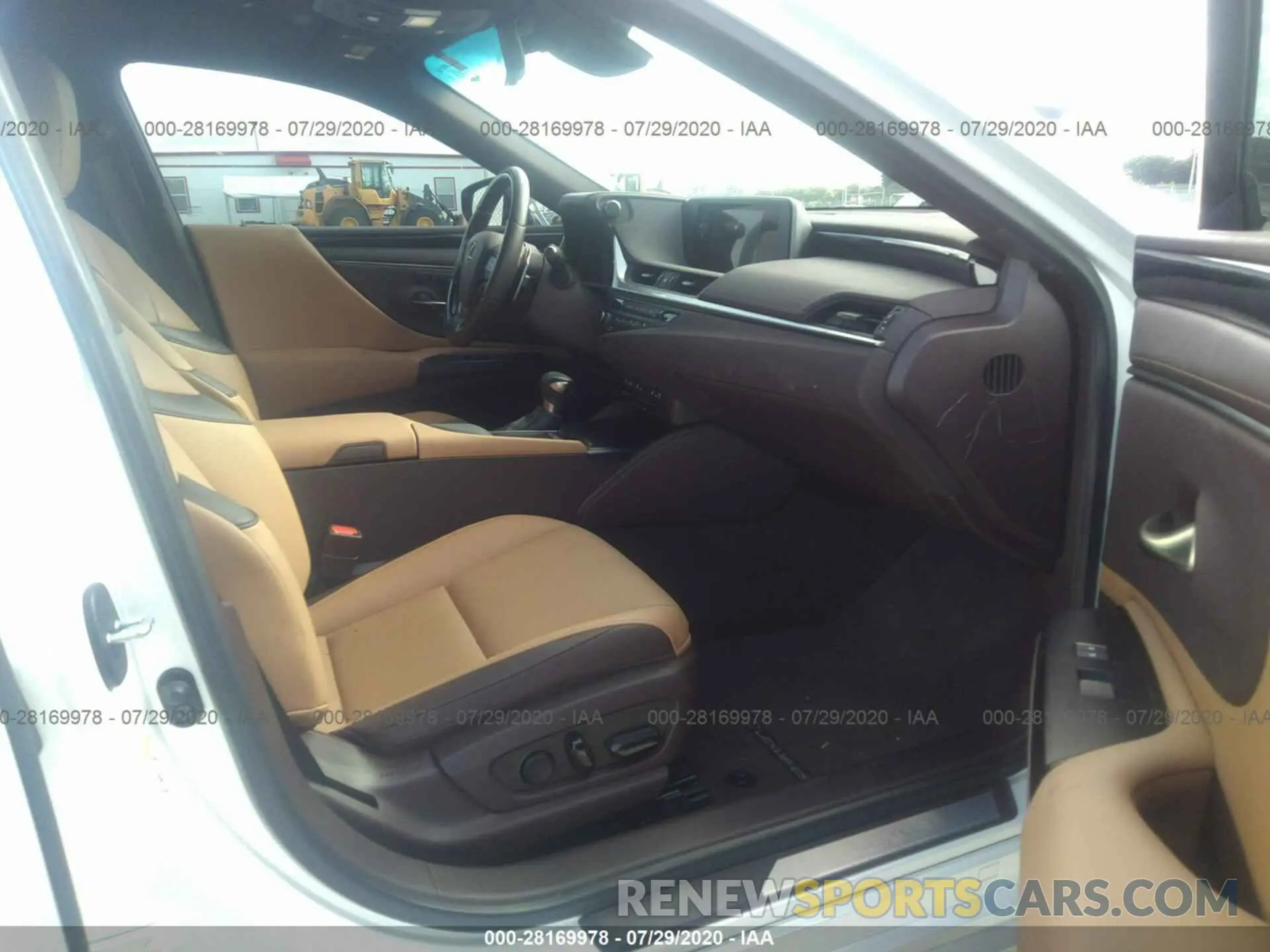 5 Photograph of a damaged car 58ABZ1B13KU039398 LEXUS ES 2019