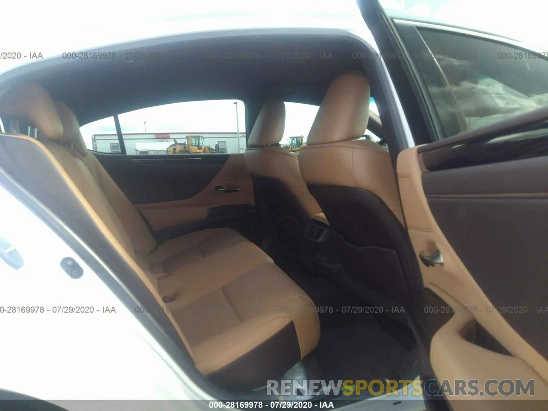 8 Photograph of a damaged car 58ABZ1B13KU039398 LEXUS ES 2019
