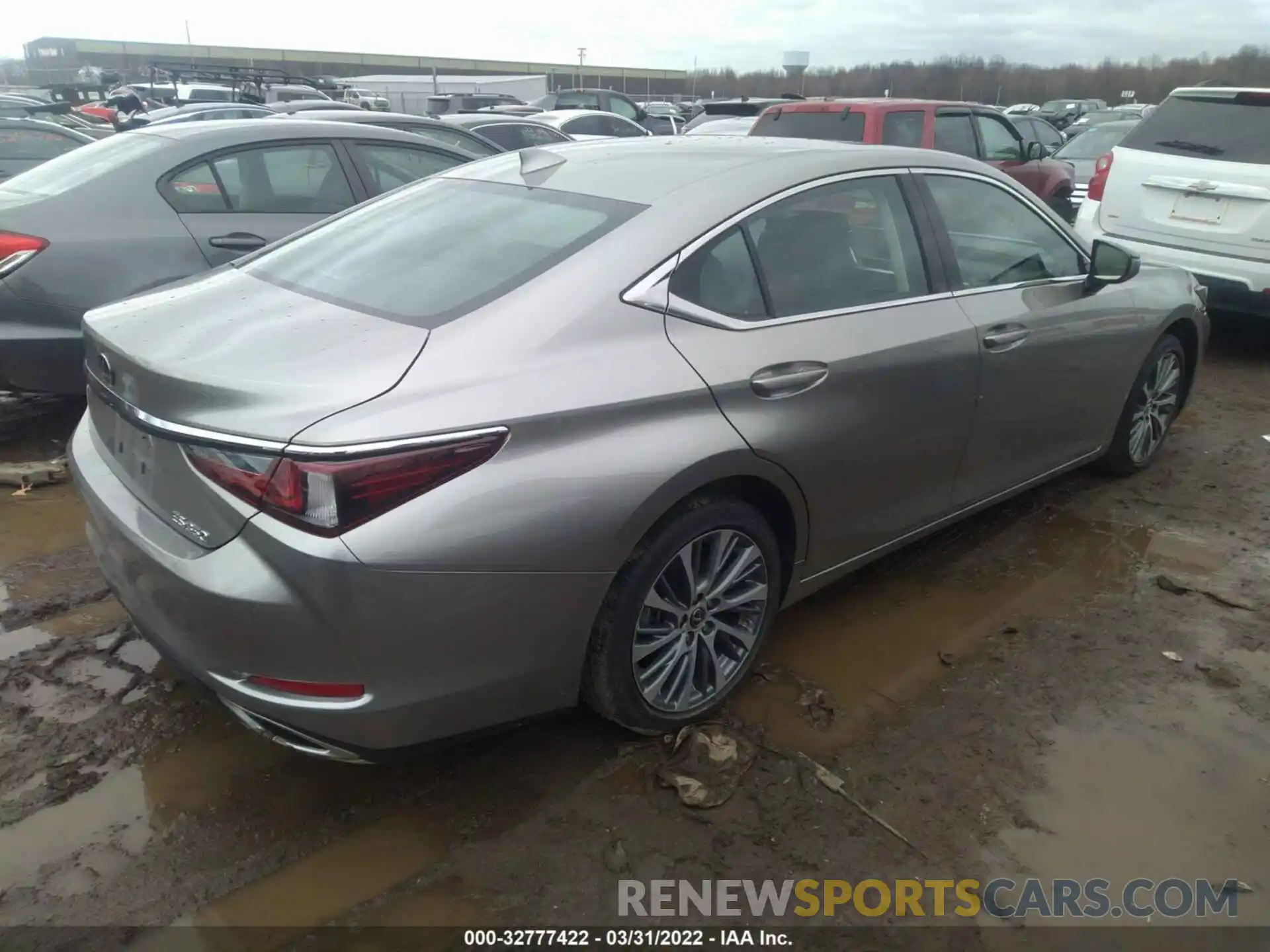 4 Photograph of a damaged car 58ABZ1B13KU049087 LEXUS ES 2019