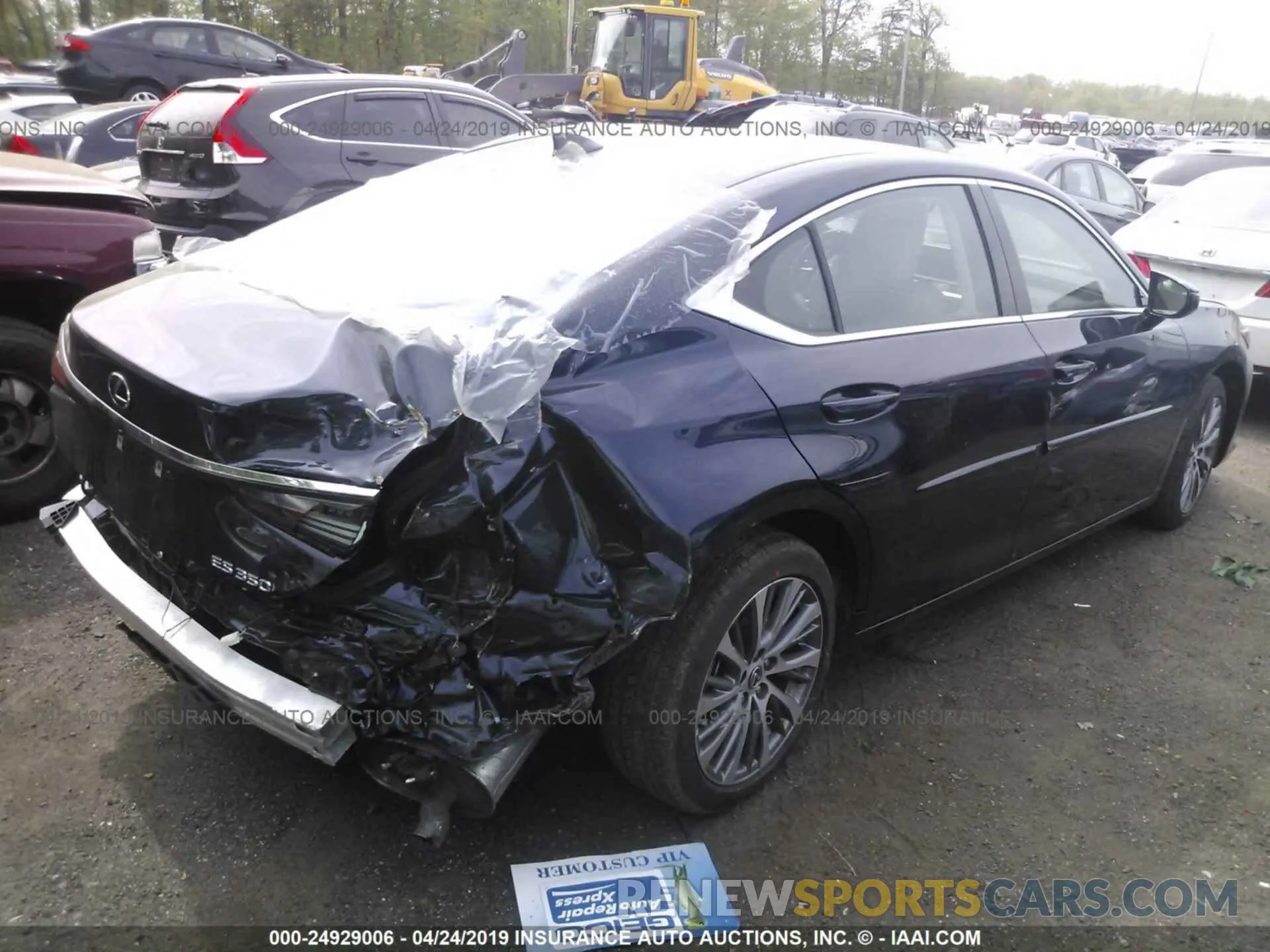 4 Photograph of a damaged car 58ABZ1B14KU014025 LEXUS ES 2019