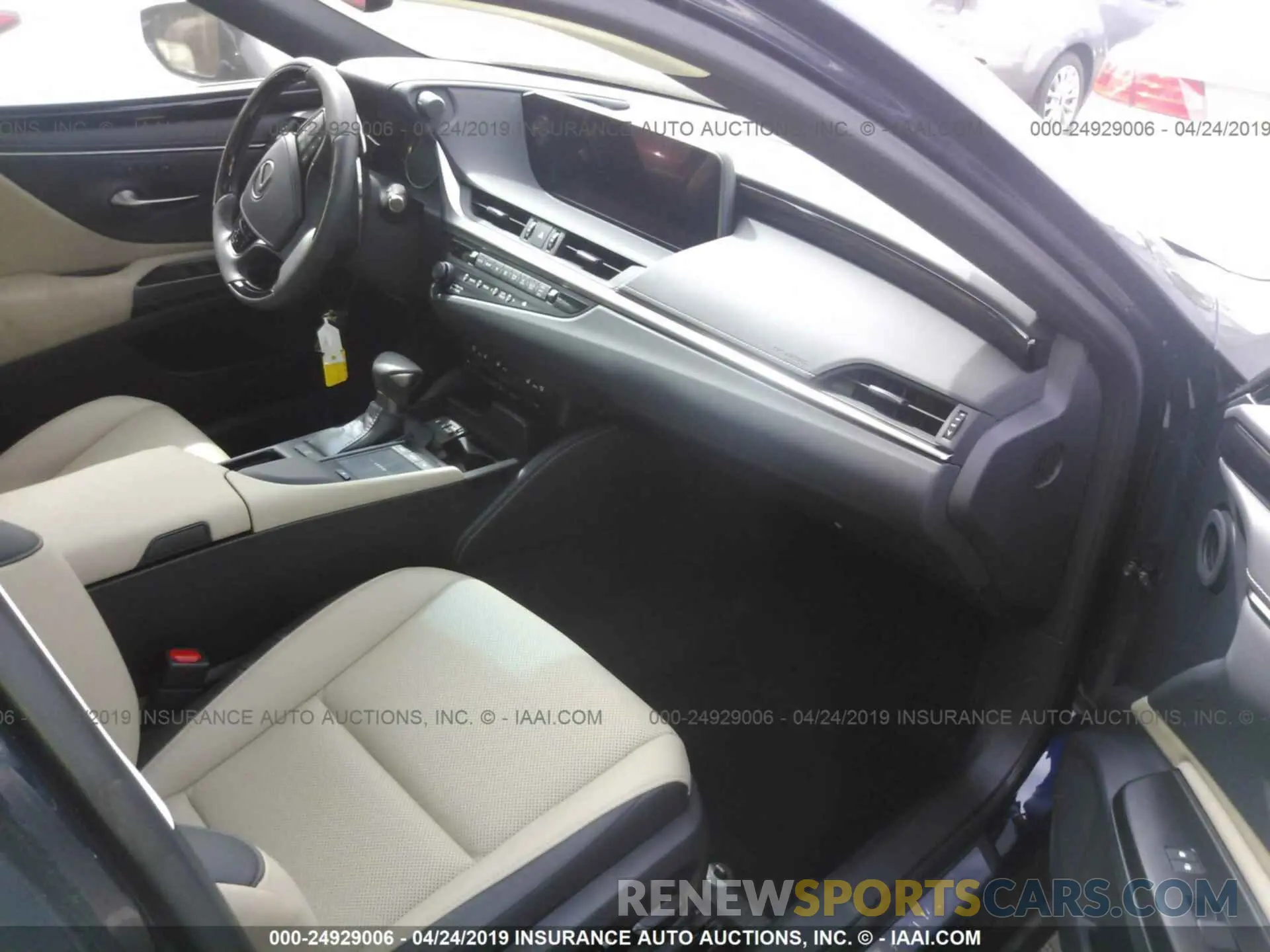 5 Photograph of a damaged car 58ABZ1B14KU014025 LEXUS ES 2019