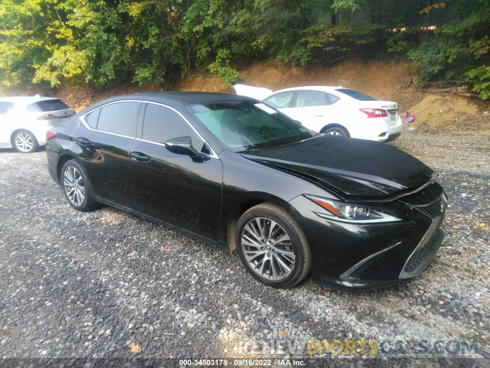 1 Photograph of a damaged car 58ABZ1B14KU035019 LEXUS ES 2019