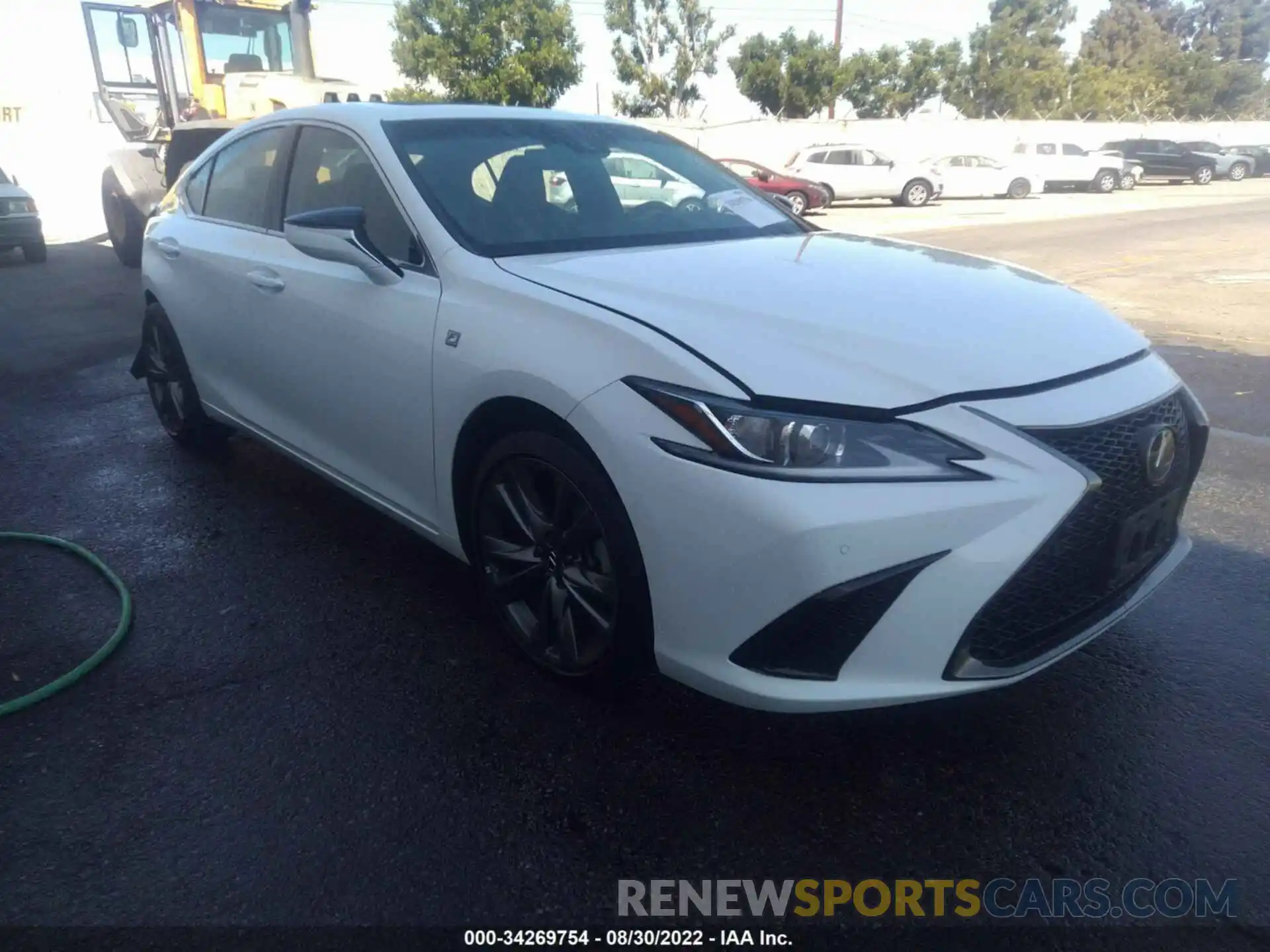 1 Photograph of a damaged car 58ABZ1B15KU013997 LEXUS ES 2019