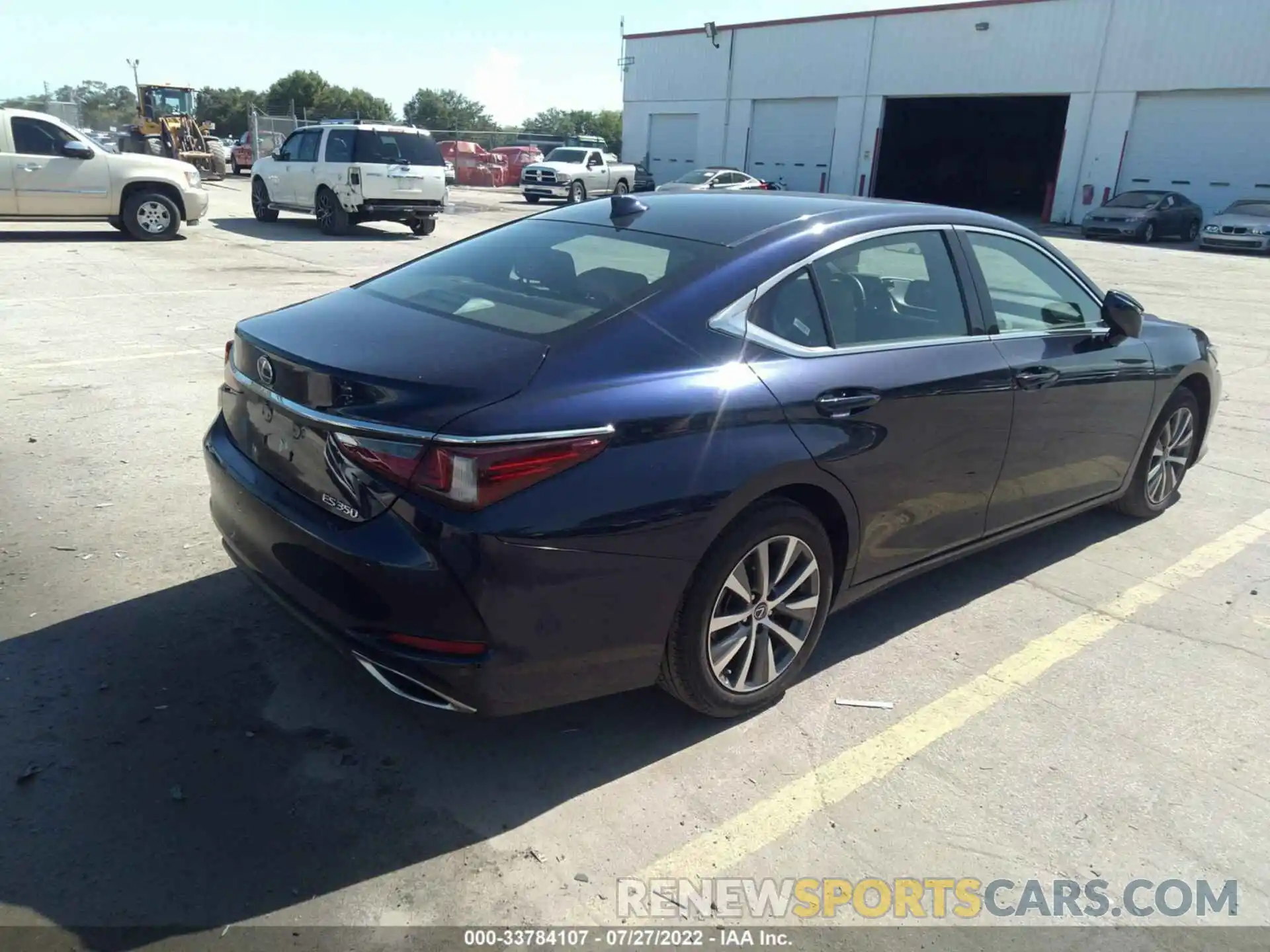 4 Photograph of a damaged car 58ABZ1B15KU020447 LEXUS ES 2019