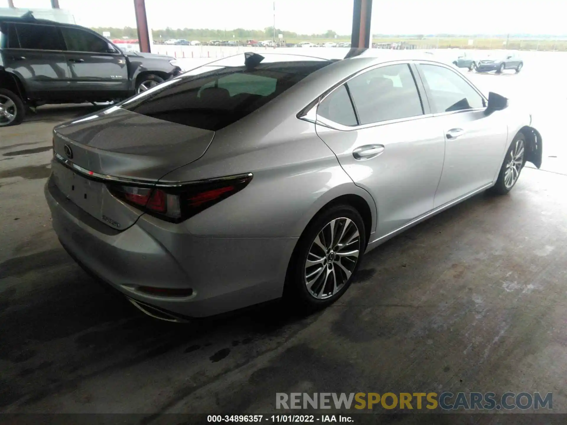 4 Photograph of a damaged car 58ABZ1B15KU022053 LEXUS ES 2019