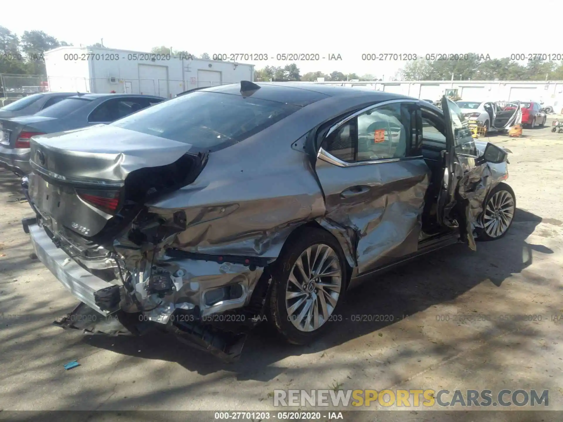 4 Photograph of a damaged car 58ABZ1B15KU027267 LEXUS ES 2019