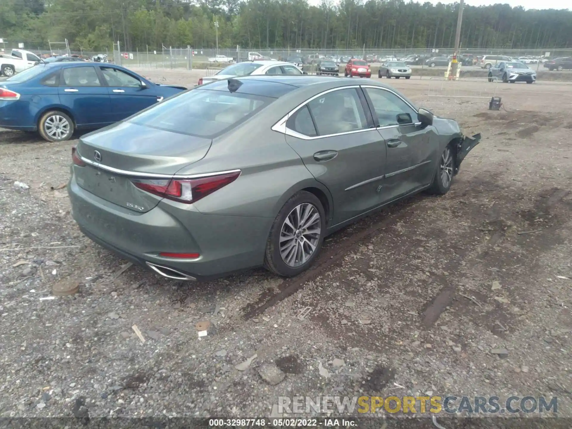 4 Photograph of a damaged car 58ABZ1B15KU030072 LEXUS ES 2019