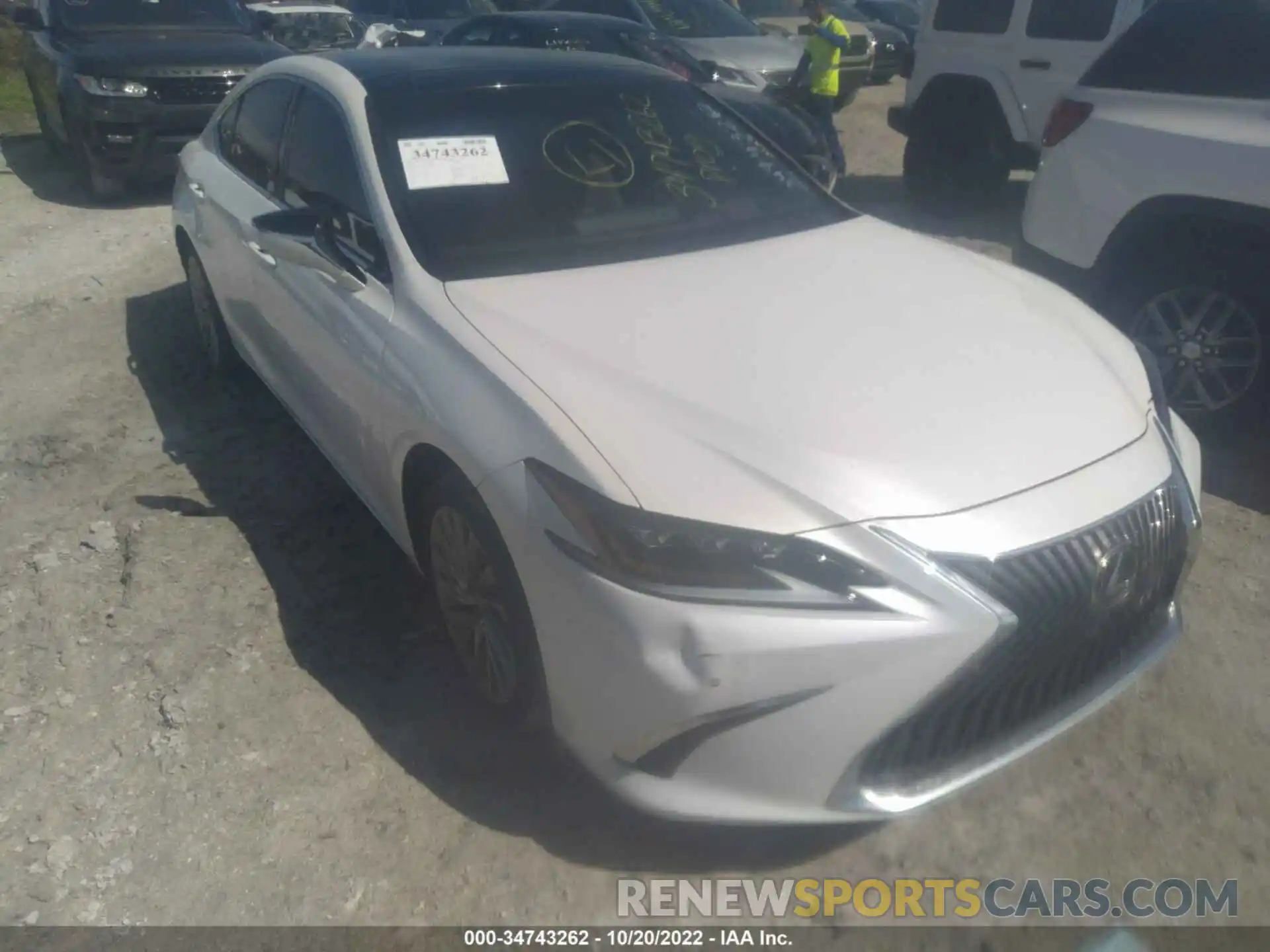 1 Photograph of a damaged car 58ABZ1B15KU032436 LEXUS ES 2019