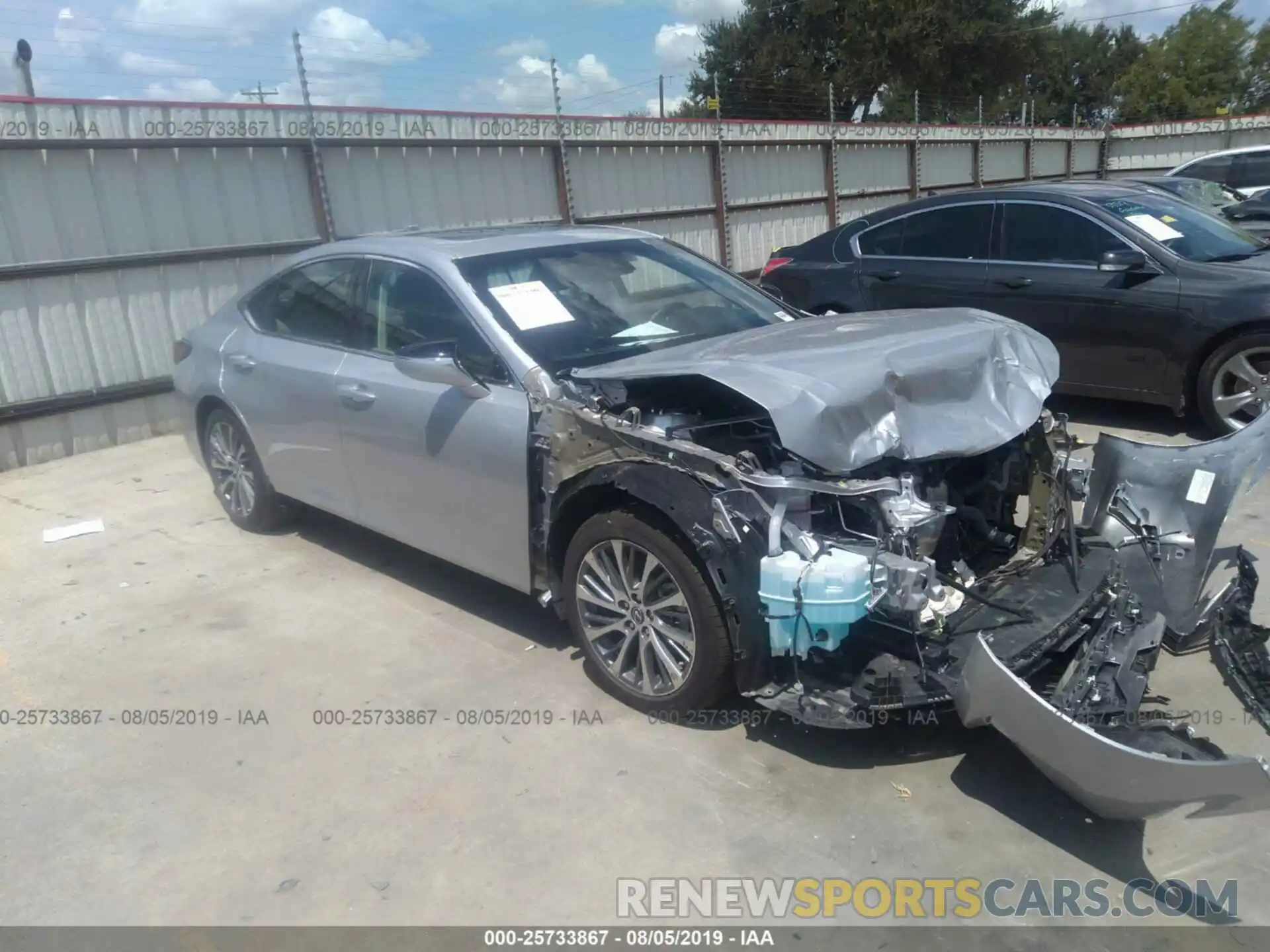 1 Photograph of a damaged car 58ABZ1B16KU006976 LEXUS ES 2019