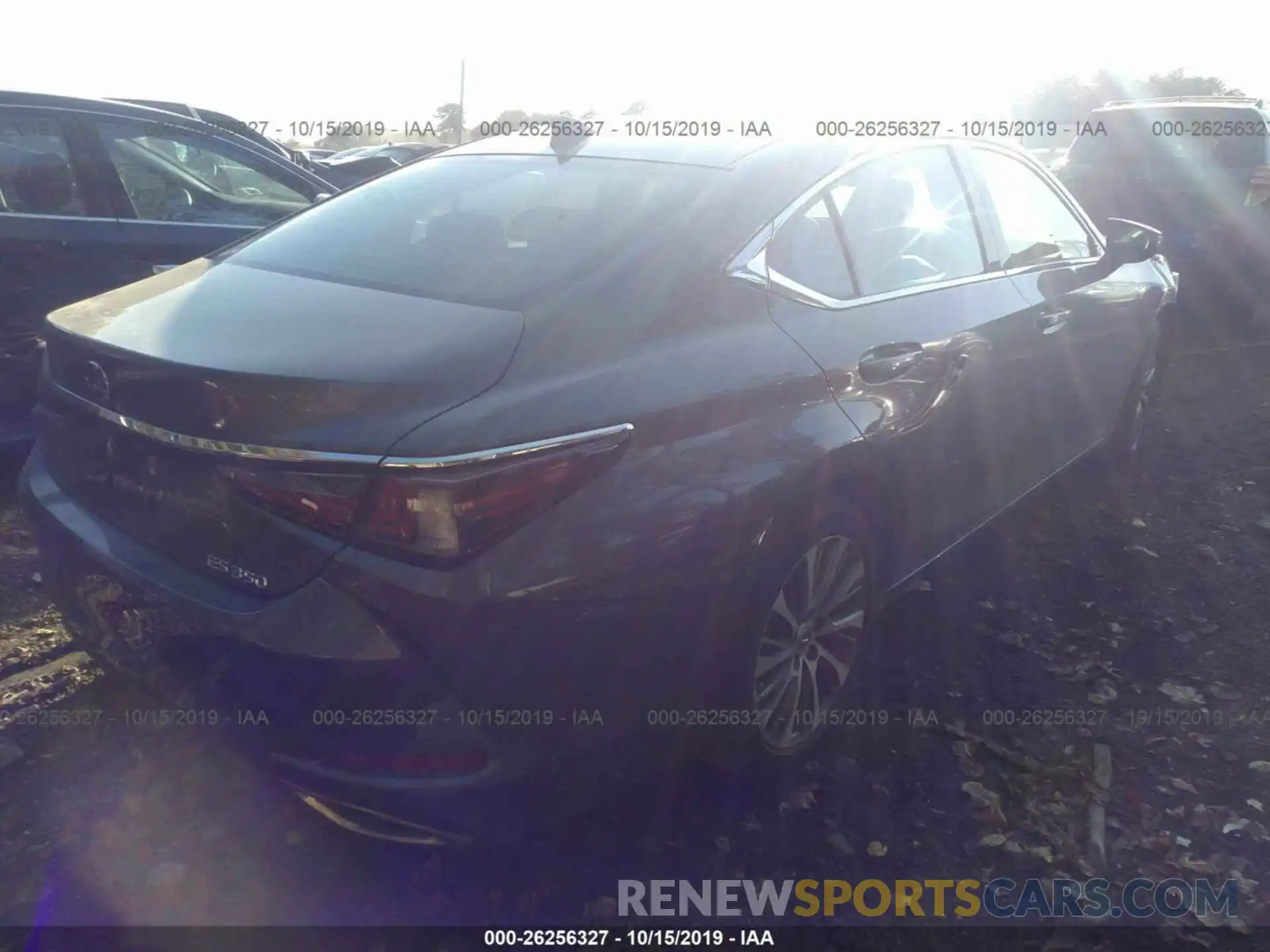 4 Photograph of a damaged car 58ABZ1B16KU008775 LEXUS ES 2019