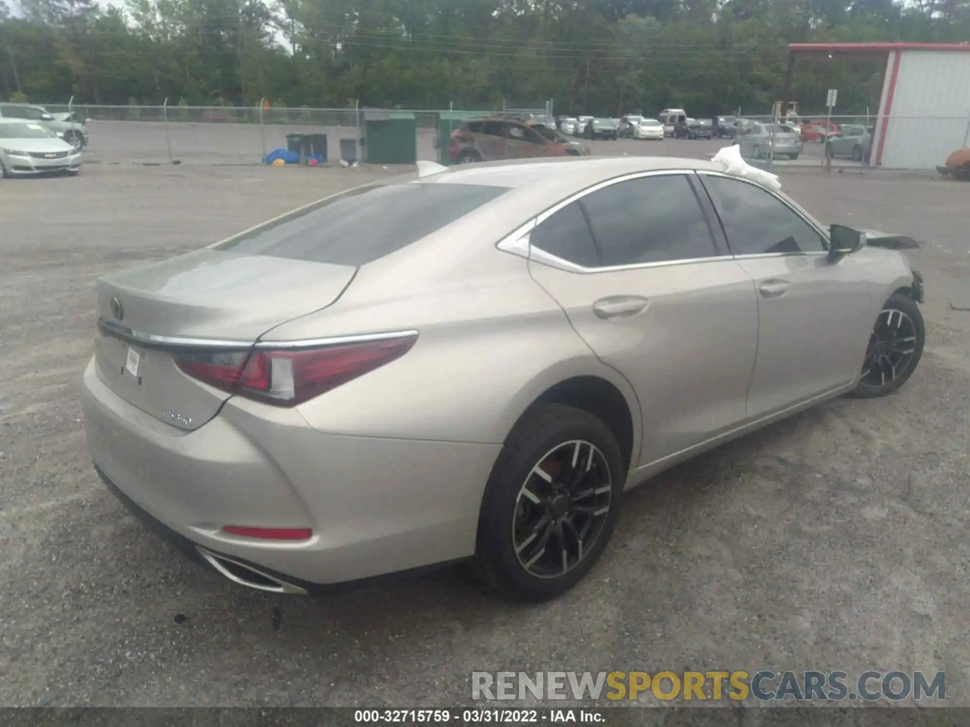 4 Photograph of a damaged car 58ABZ1B16KU023342 LEXUS ES 2019