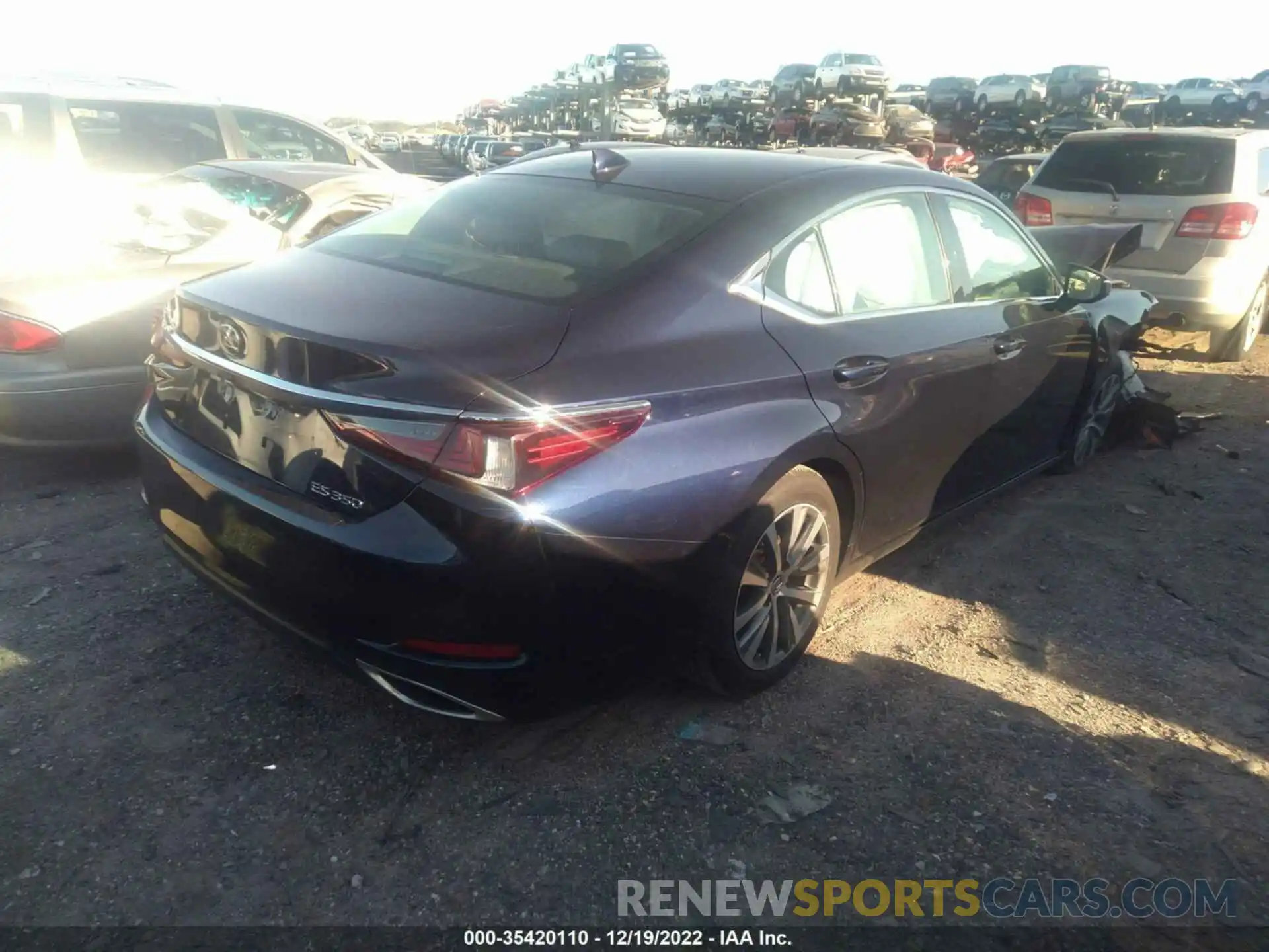 4 Photograph of a damaged car 58ABZ1B16KU025642 LEXUS ES 2019