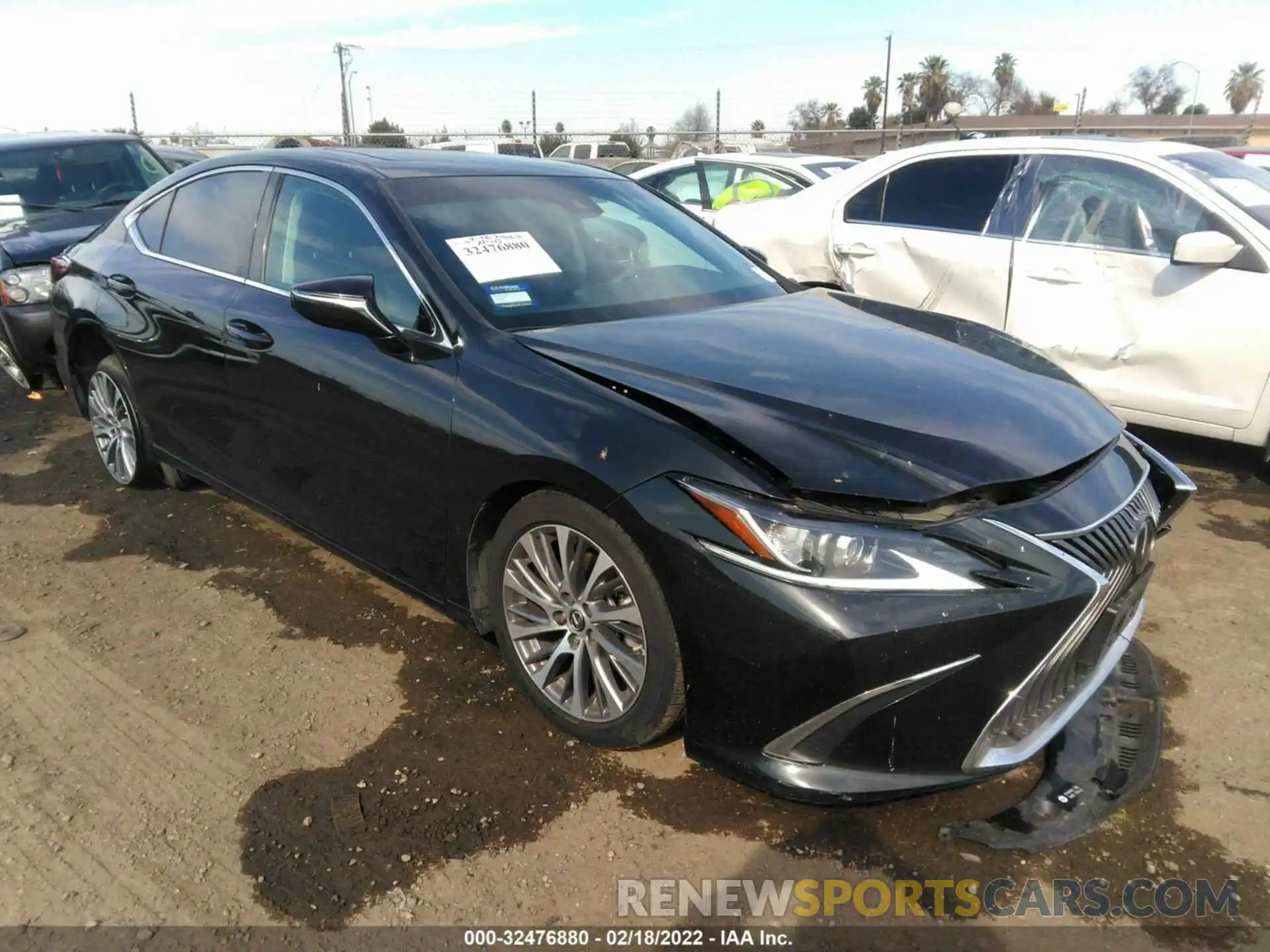 1 Photograph of a damaged car 58ABZ1B16KU030193 LEXUS ES 2019