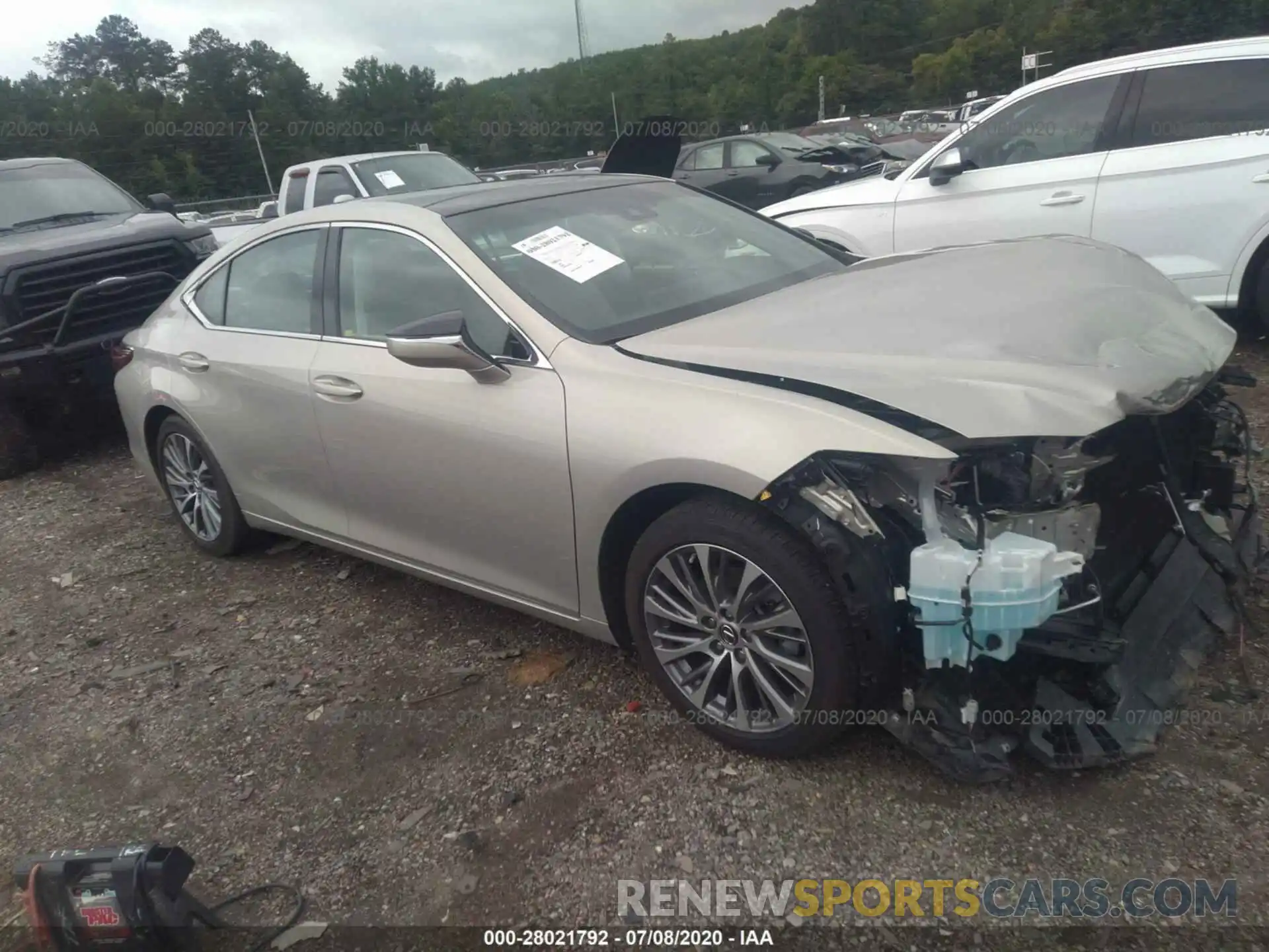 1 Photograph of a damaged car 58ABZ1B16KU030520 LEXUS ES 2019