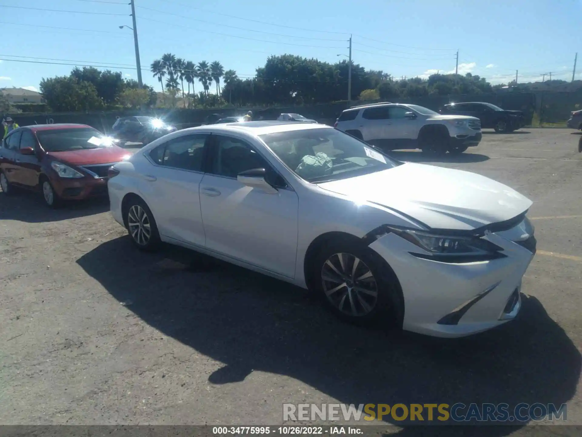 1 Photograph of a damaged car 58ABZ1B16KU031845 LEXUS ES 2019