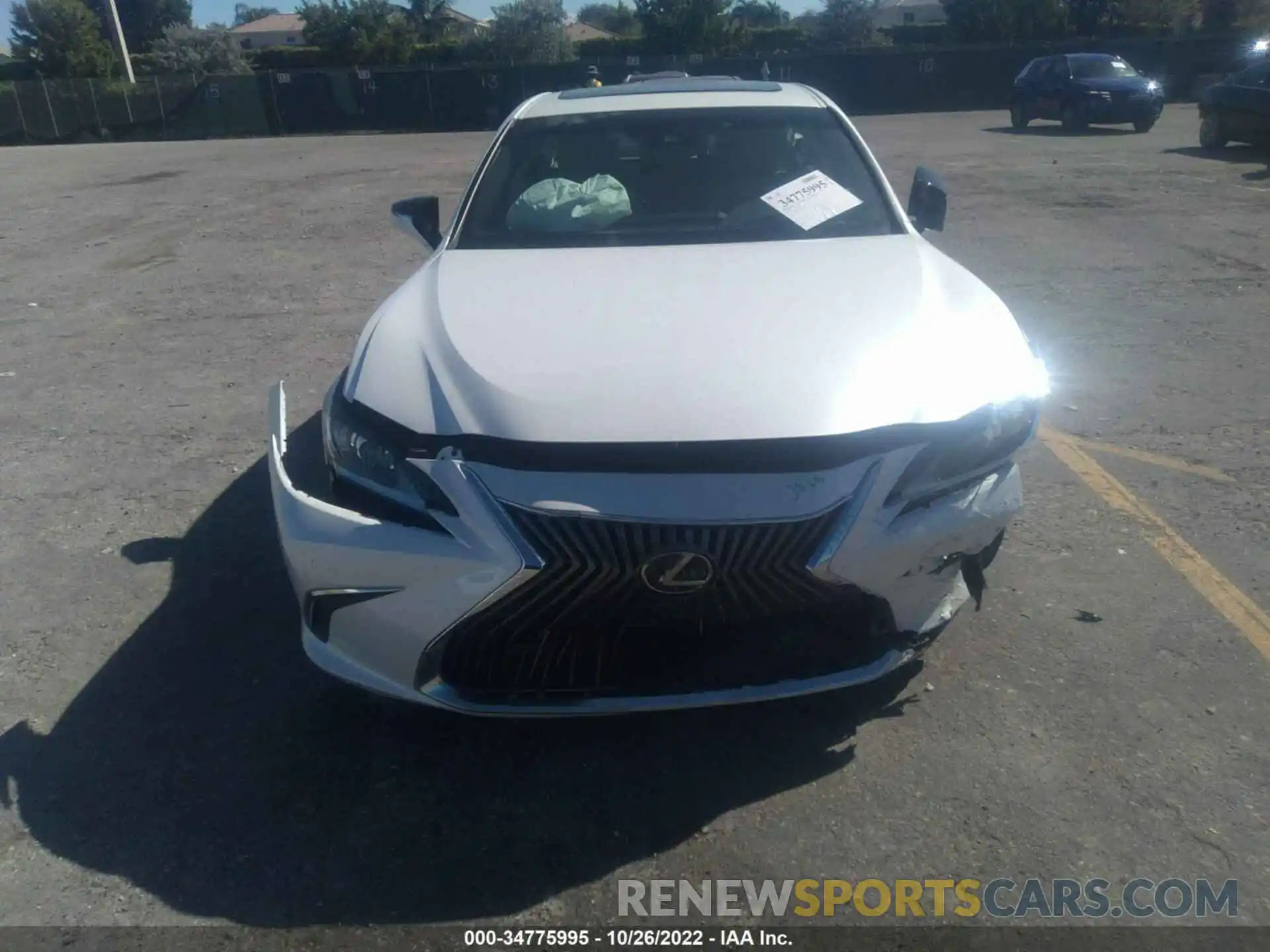 6 Photograph of a damaged car 58ABZ1B16KU031845 LEXUS ES 2019